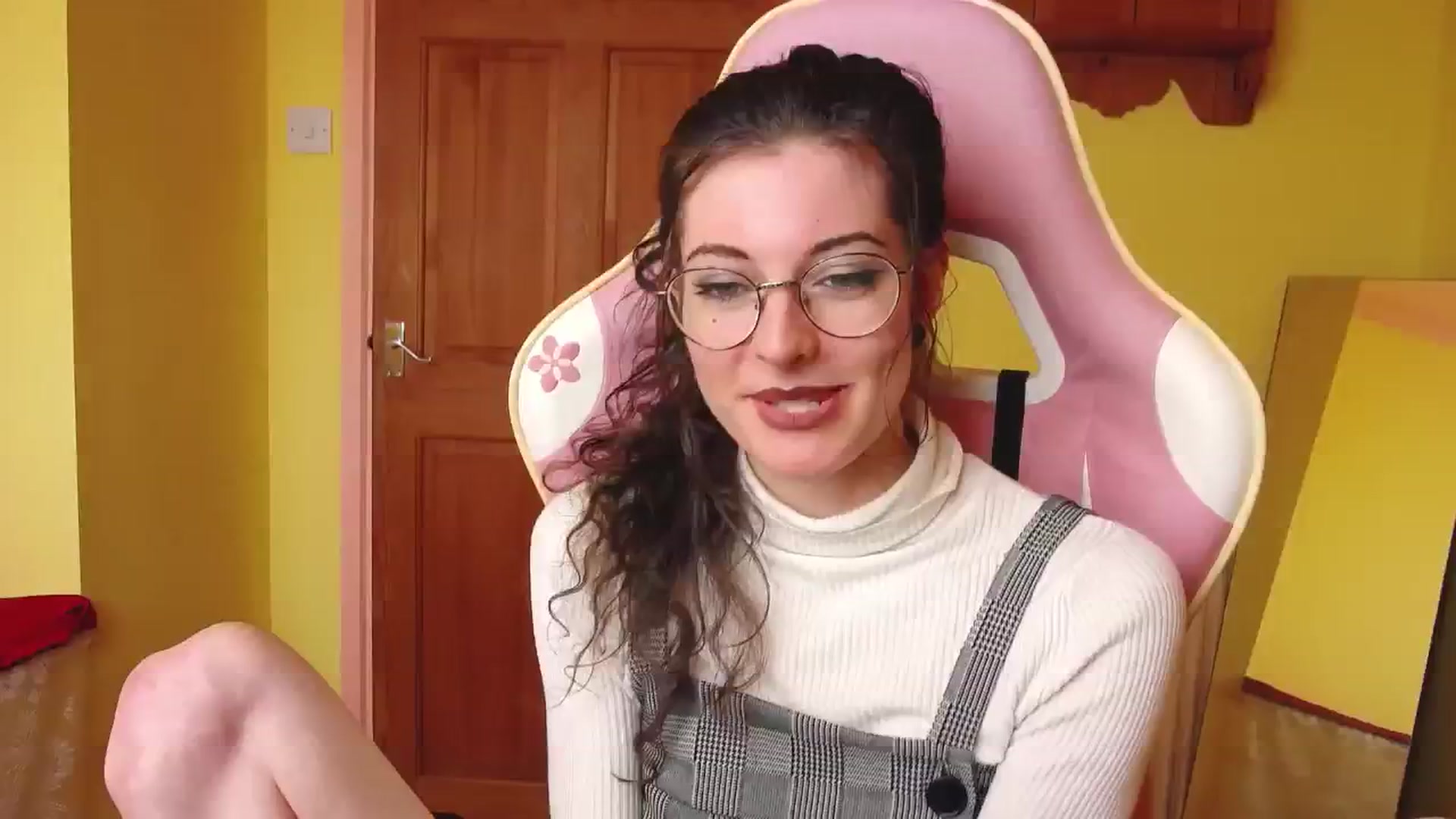 Gallery image thumbnail from viola__'s myfreecams stream on, 07/02/2024, 15:37 image 18 of 20