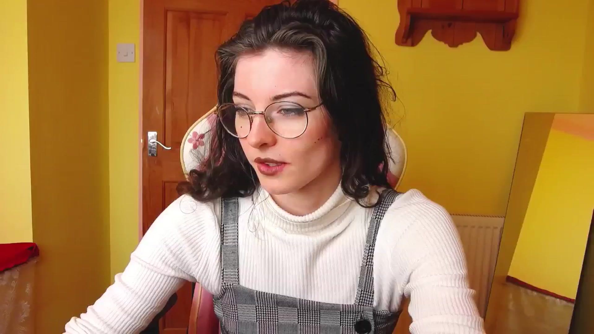 Gallery image thumbnail from viola__'s myfreecams stream on, 07/02/2024, 15:37 image 9 of 20
