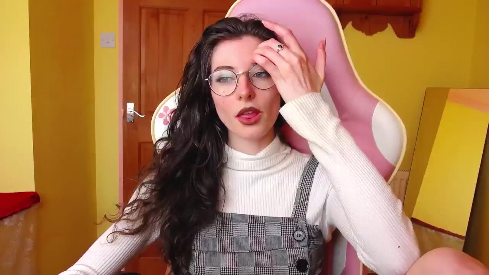 Gallery image thumbnail from viola__'s myfreecams stream on, 07/02/2024, 15:37 image 2 of 20