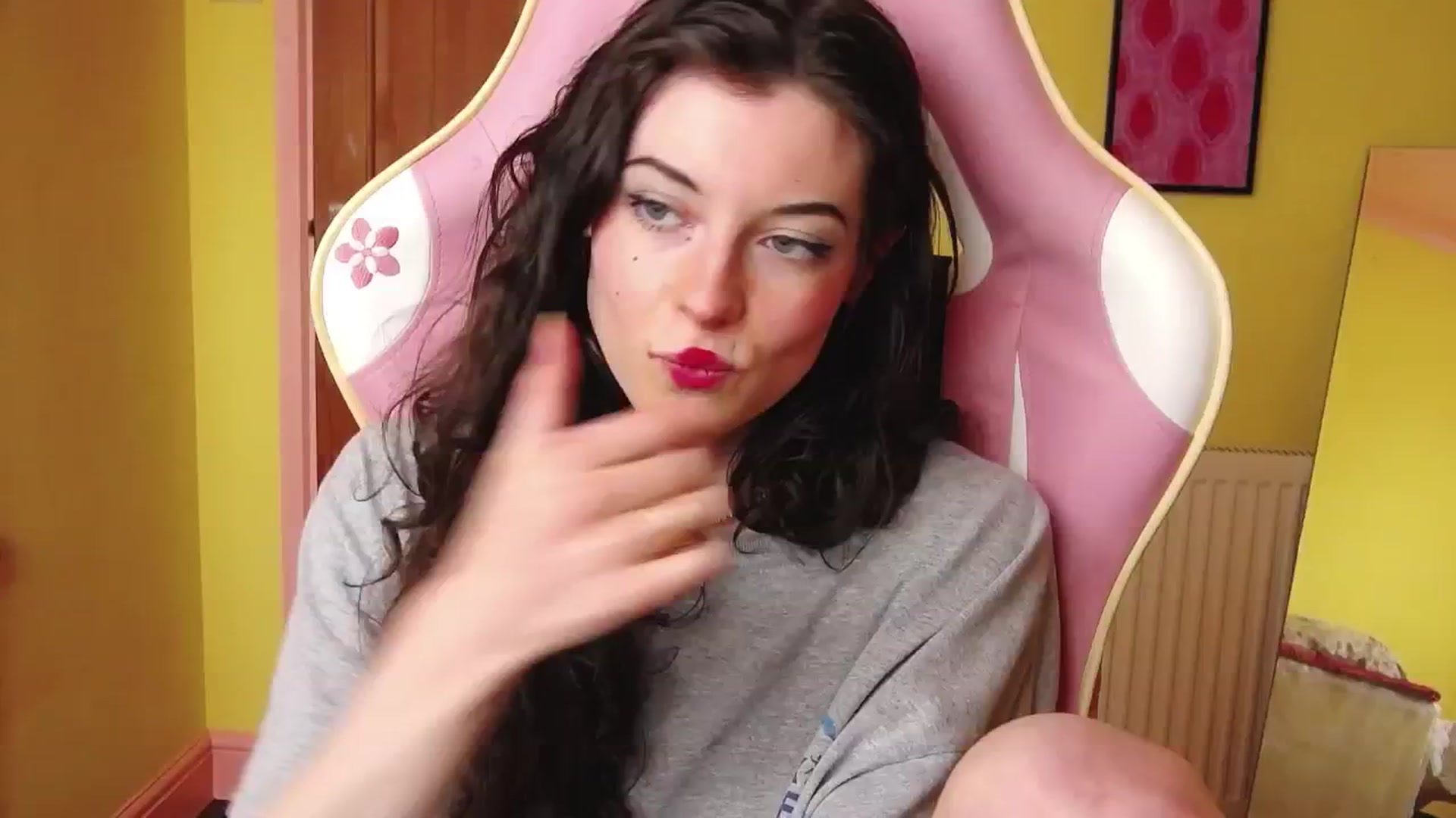 Gallery image thumbnail from viola__'s myfreecams stream on, 07/05/2024, 19:30 image 17 of 20