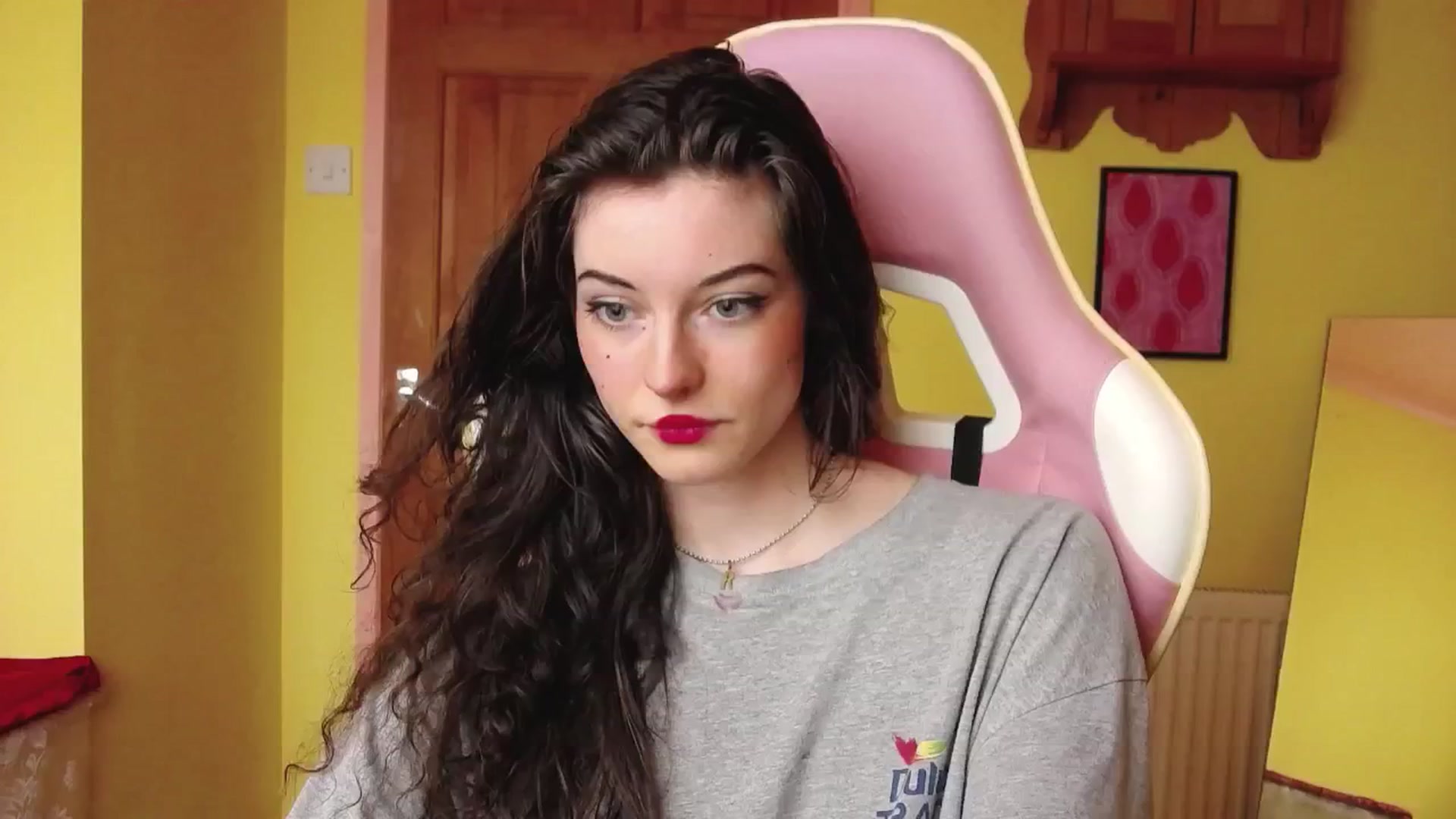 Gallery image thumbnail from viola__'s myfreecams stream on, 07/05/2024, 19:30 image 3 of 20