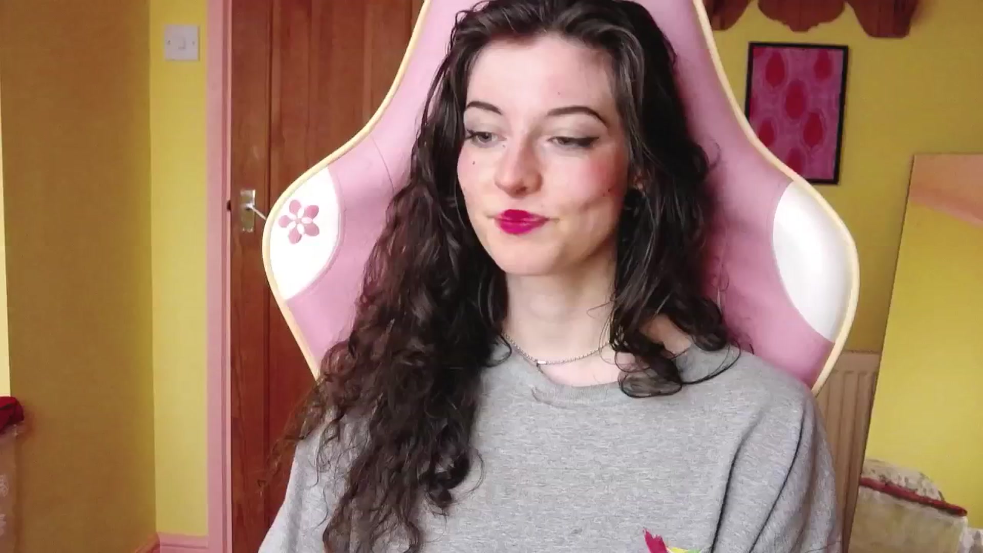 Gallery image thumbnail from viola__'s myfreecams stream on, 07/05/2024, 19:30 image 20 of 20