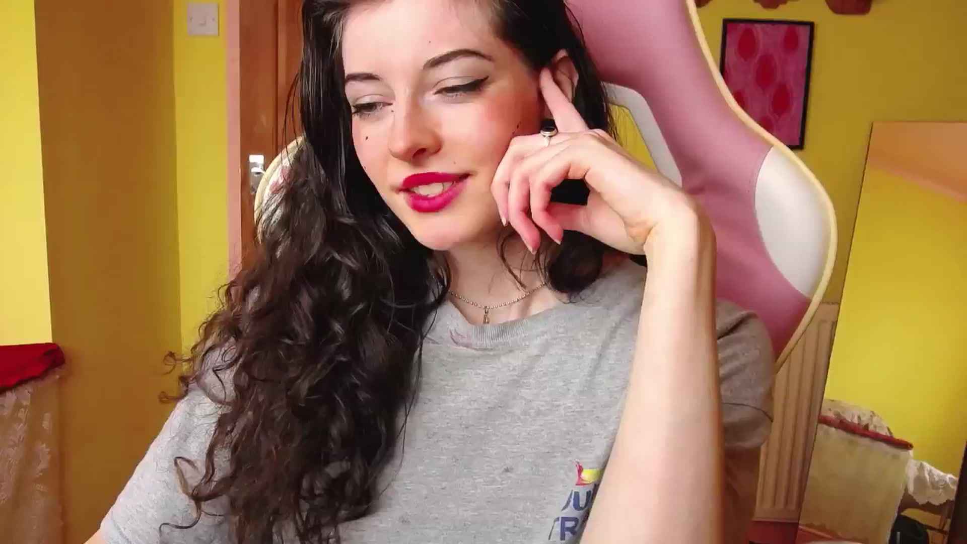Gallery image thumbnail from viola__'s myfreecams stream on, 07/05/2024, 19:30 image 11 of 20