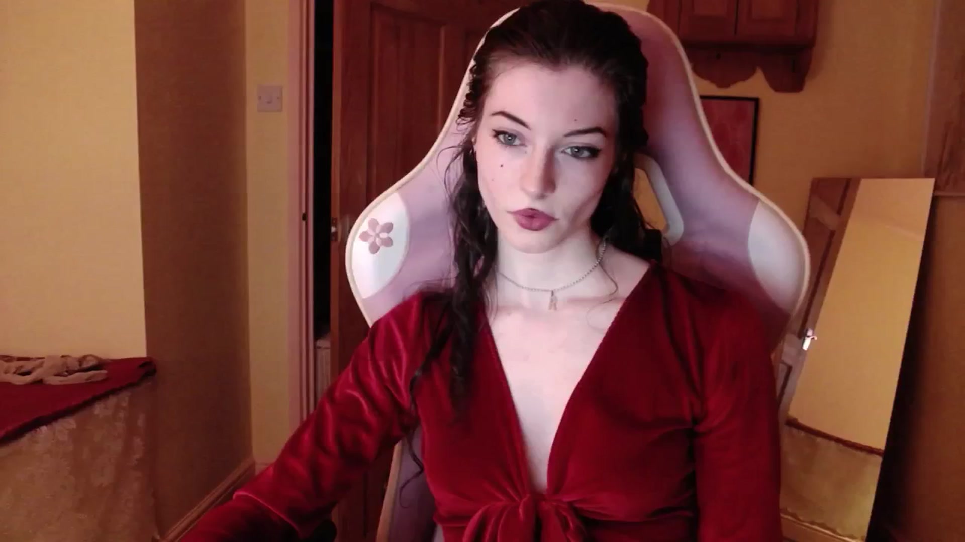 Gallery image thumbnail from viola__'s myfreecams stream on, 07/09/2024, 20:45 image 13 of 20