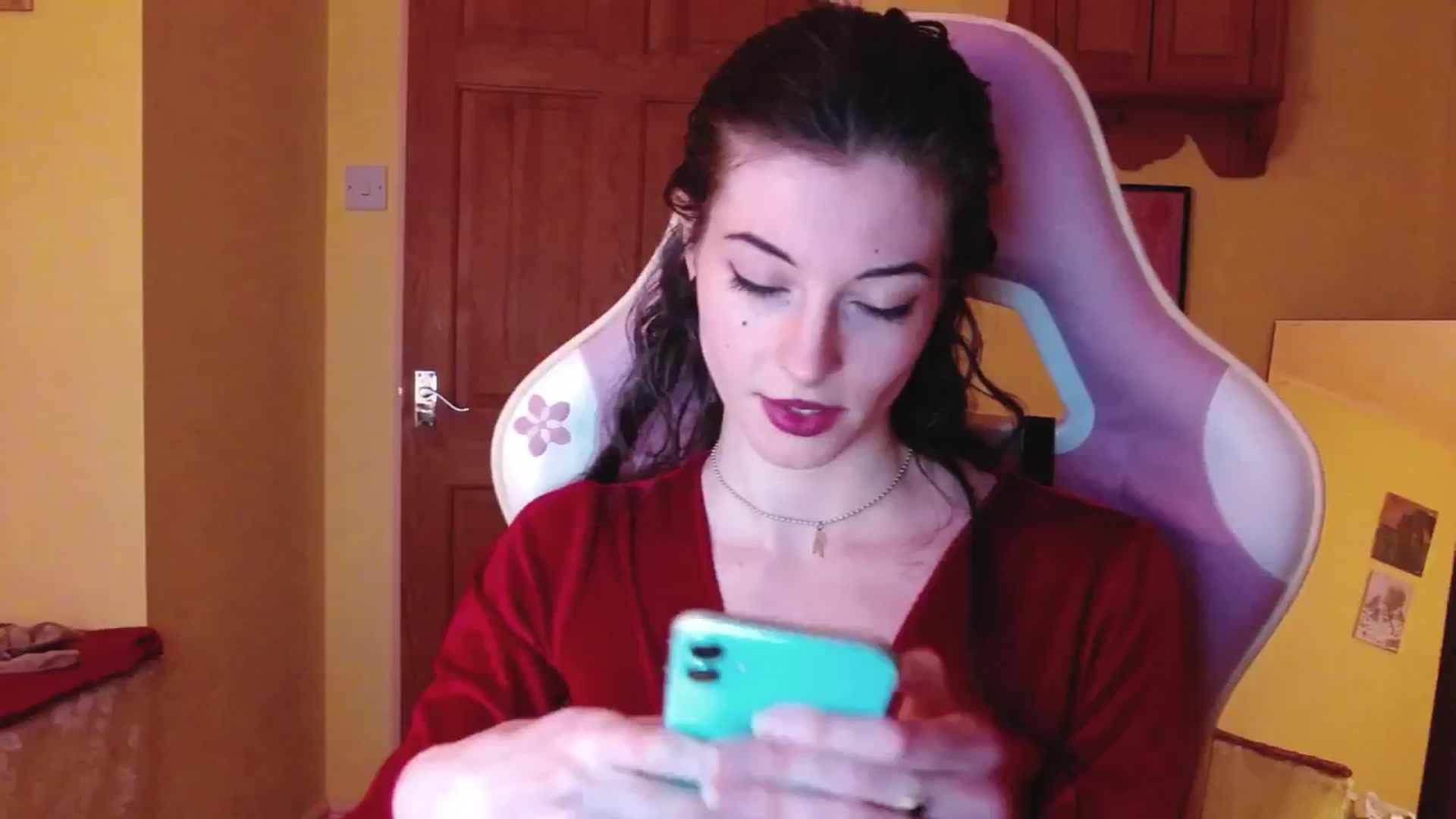 Gallery image thumbnail from viola__'s myfreecams stream on, 07/09/2024, 20:45 image 1 of 20