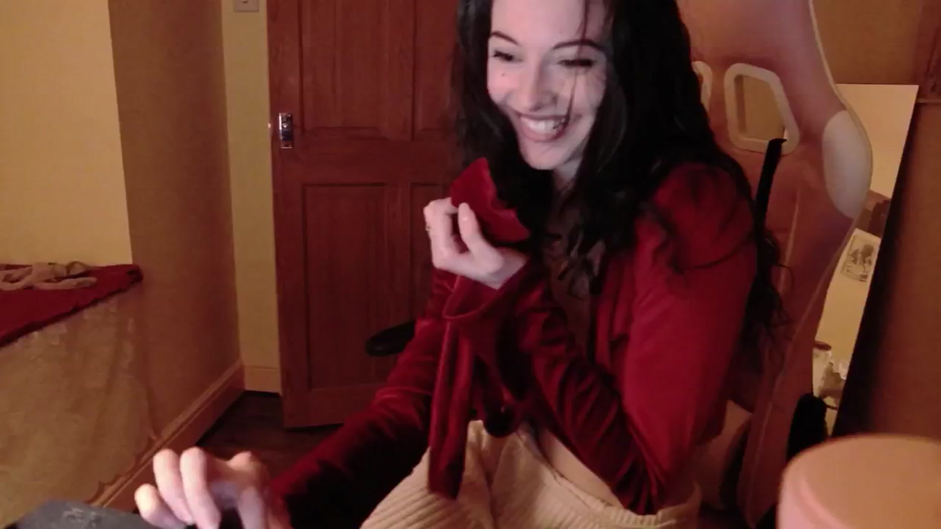 Gallery image thumbnail from viola__'s myfreecams stream on, 07/09/2024, 23:08 image 12 of 20