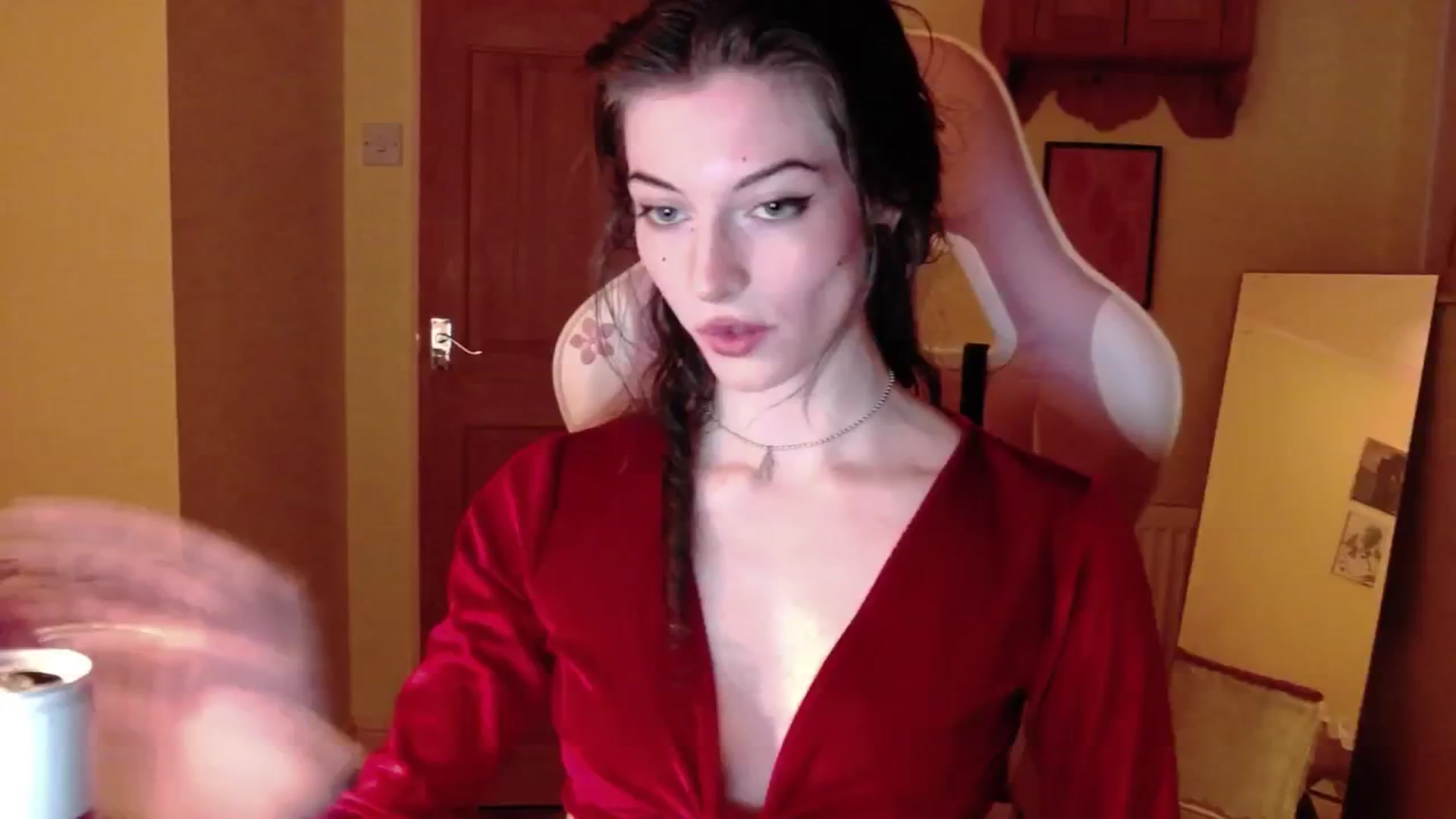 Gallery image thumbnail from viola__'s myfreecams stream on, 07/09/2024, 23:08 image 1 of 20