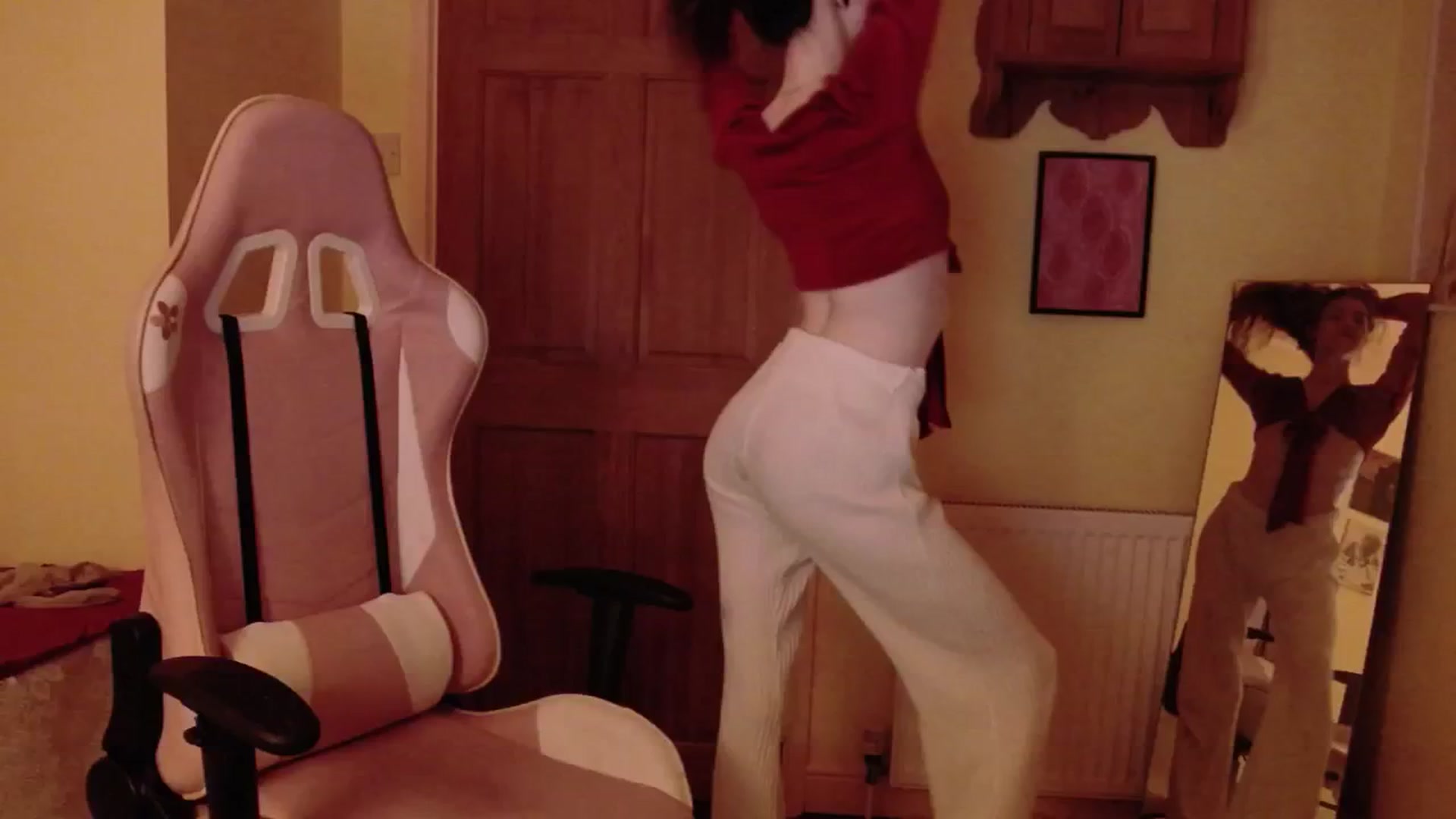Gallery image thumbnail from viola__'s myfreecams stream on, 07/09/2024, 23:08 image 15 of 20