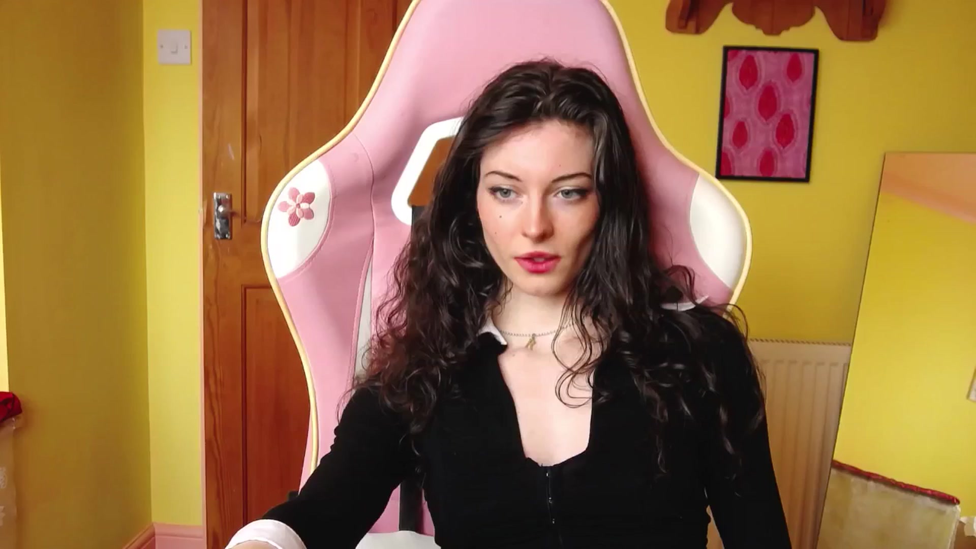 Gallery image thumbnail from viola__'s myfreecams stream on, 07/15/2024, 14:25 image 9 of 20