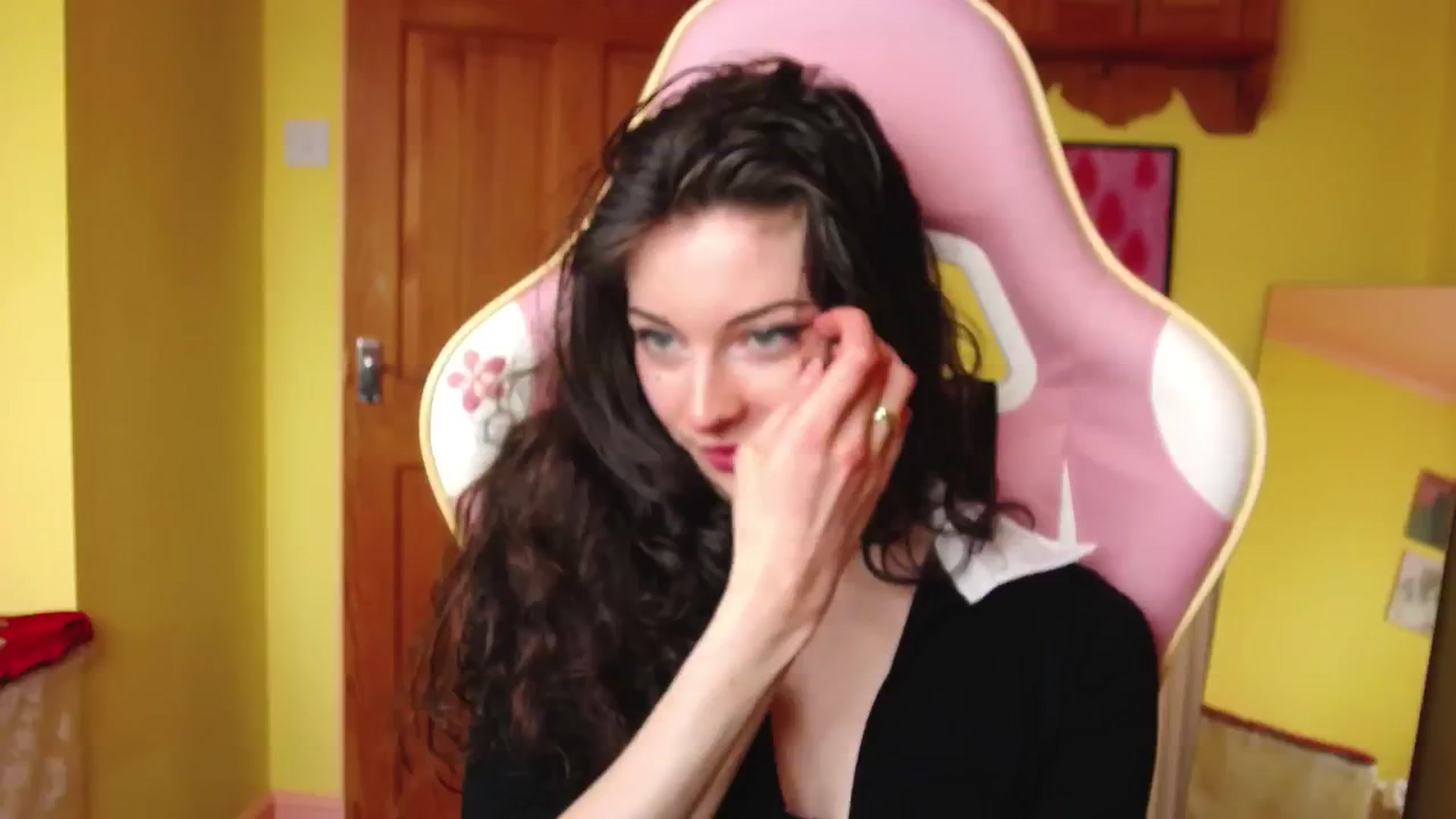 Gallery image thumbnail from viola__'s myfreecams stream on, 07/15/2024, 14:25 image 6 of 20