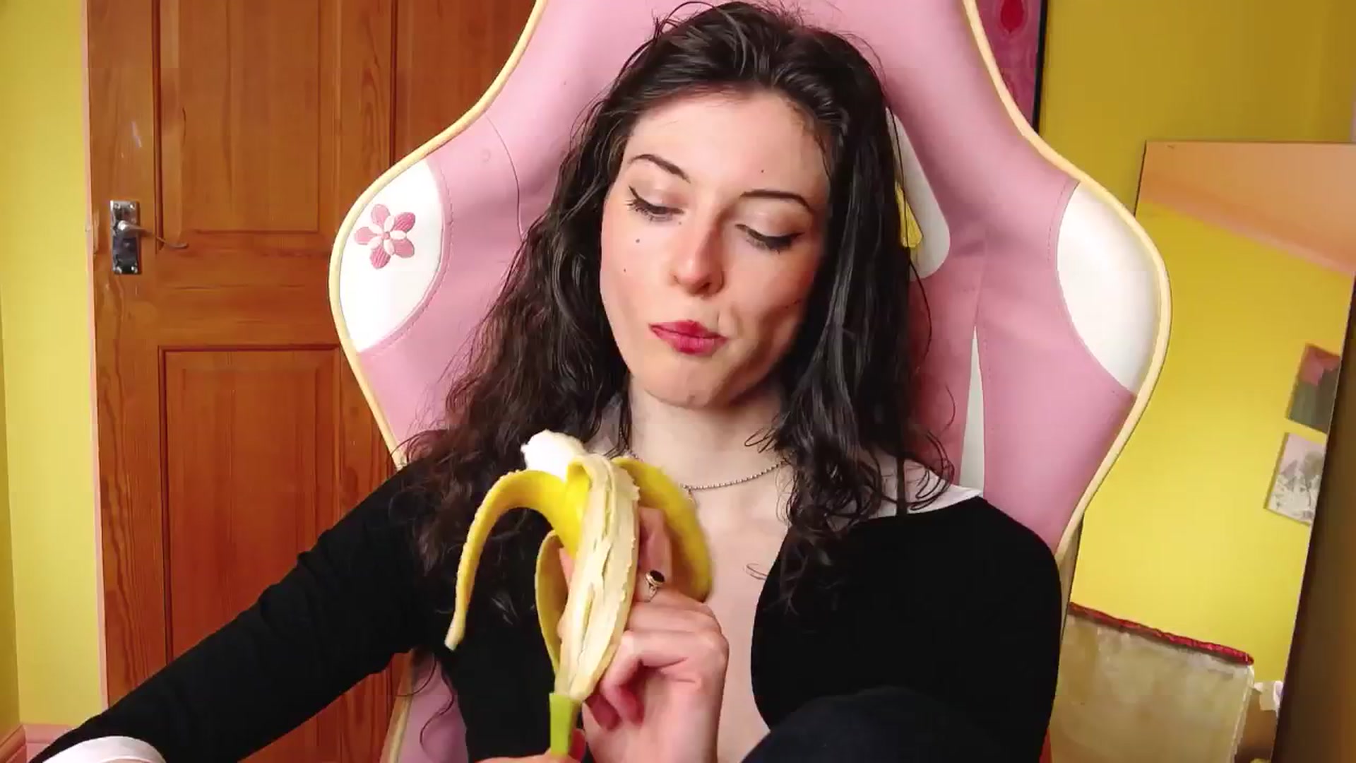 Gallery image thumbnail from viola__'s myfreecams stream on, 07/15/2024, 14:25 image 17 of 20