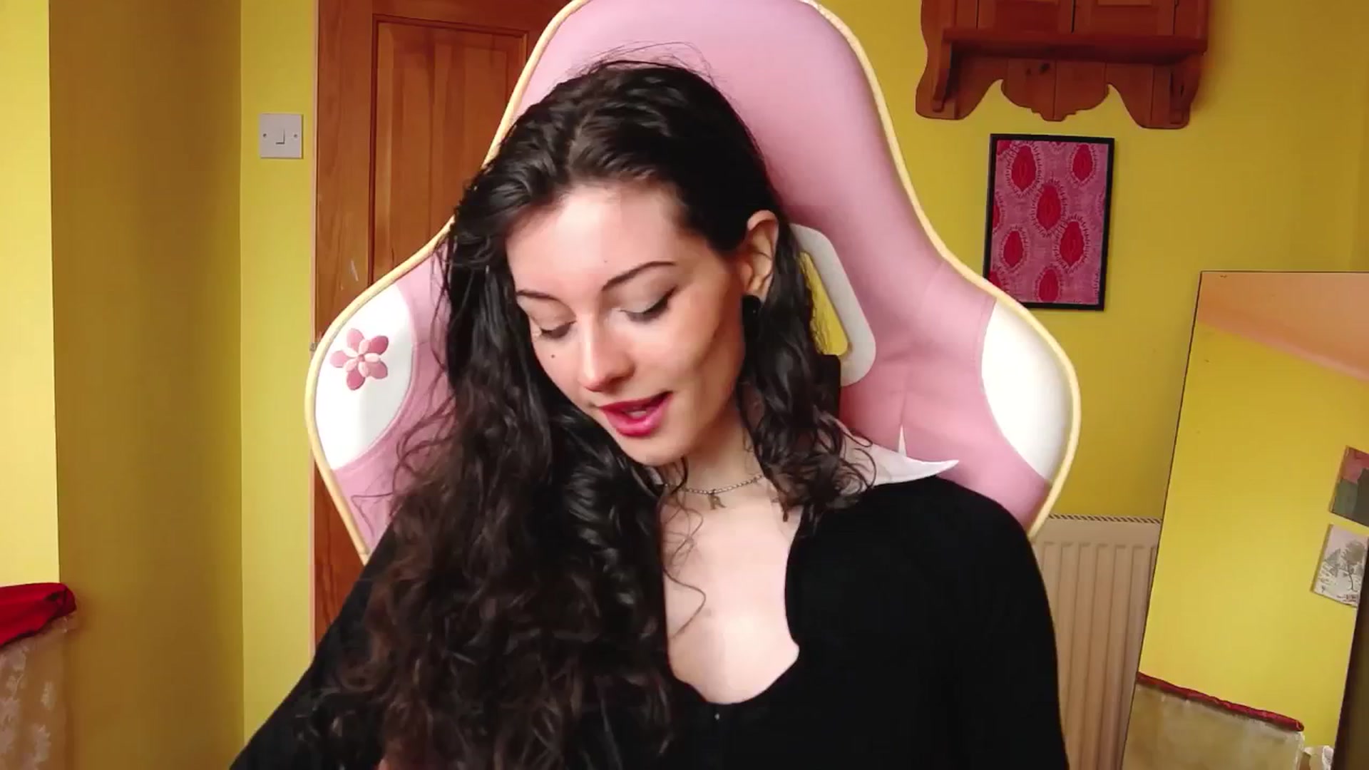 Gallery image thumbnail from viola__'s myfreecams stream on, 07/15/2024, 14:25 image 4 of 20