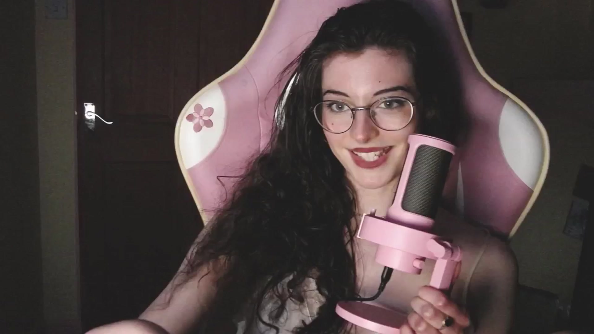 Gallery image thumbnail from viola__'s myfreecams stream on, 07/16/2024, 22:28 image 12 of 20