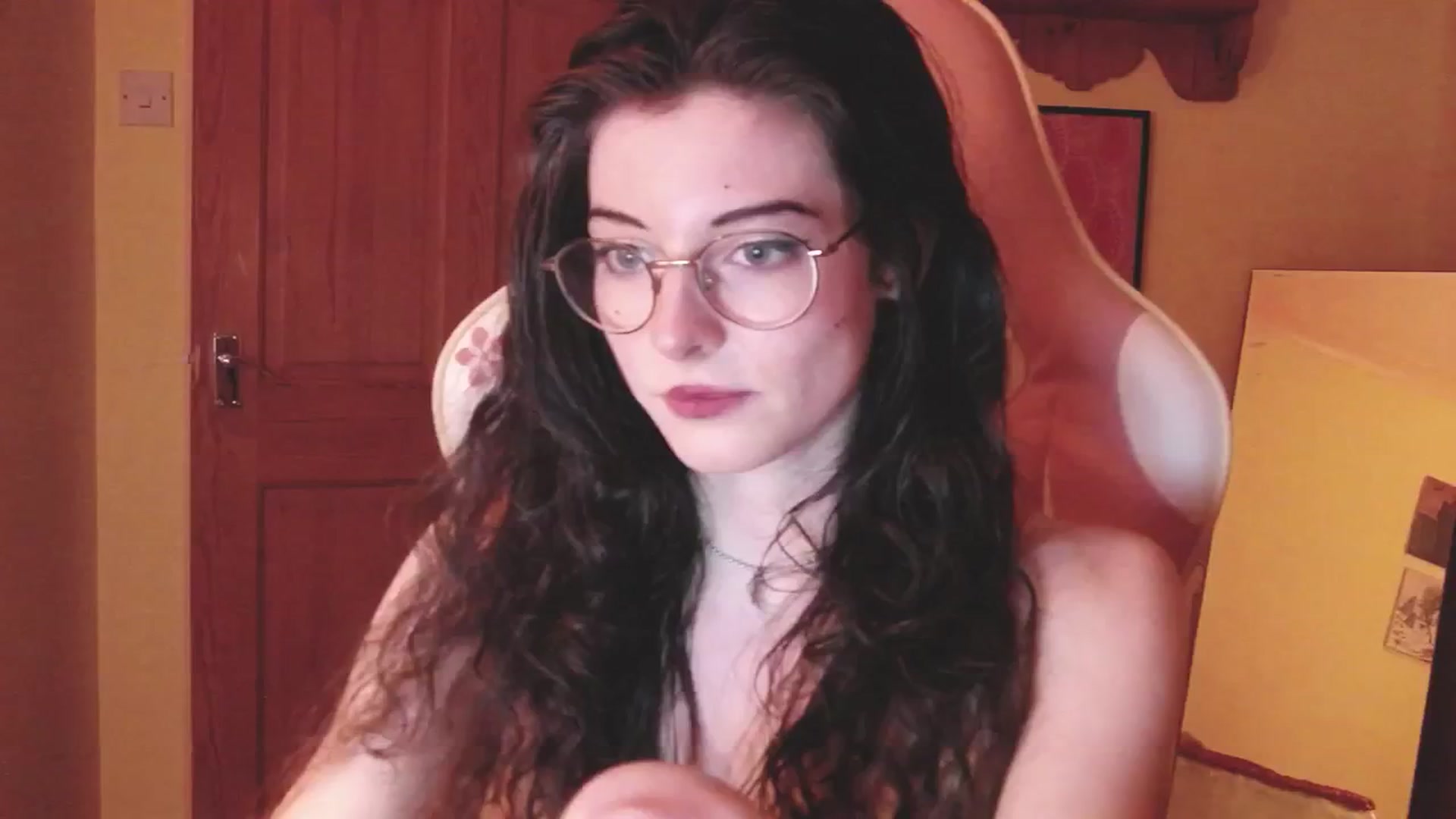 Gallery image thumbnail from viola__'s myfreecams stream on, 07/16/2024, 22:28 image 13 of 20
