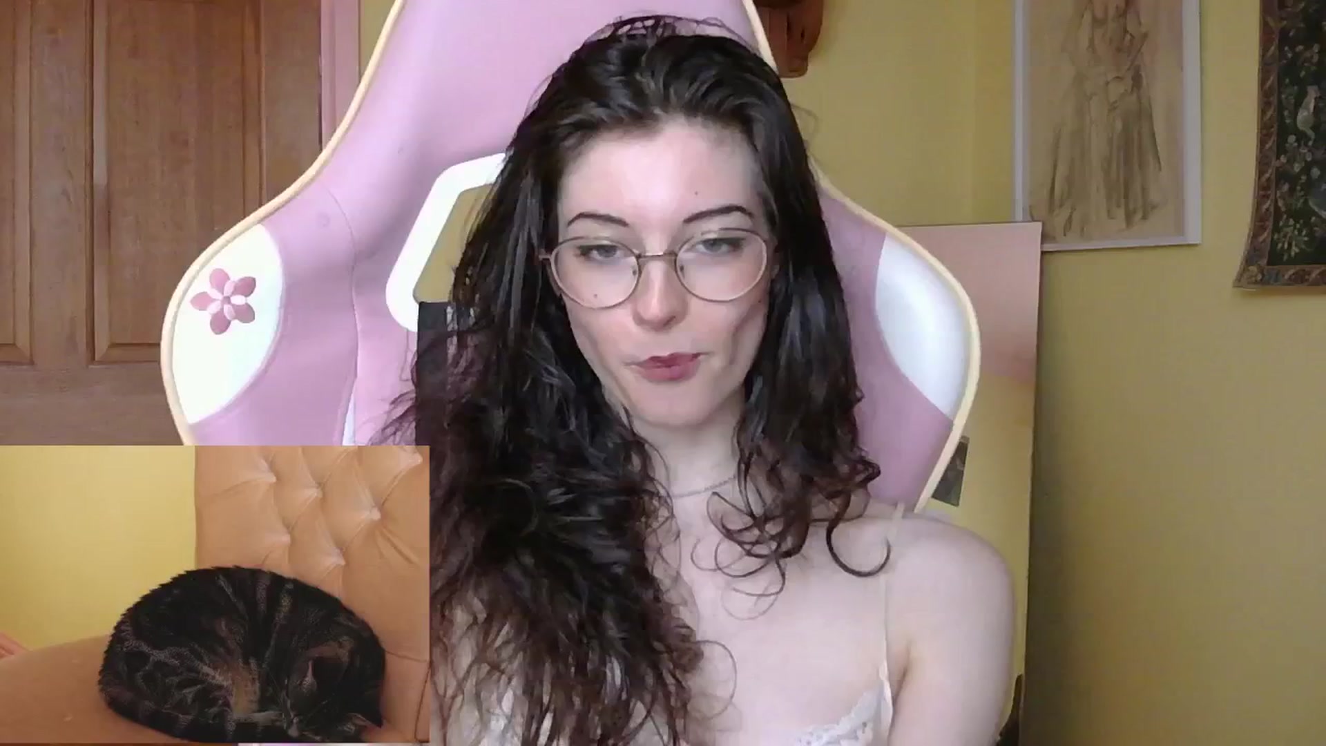Gallery image thumbnail from viola__'s myfreecams stream on, 07/16/2024, 22:28 image 8 of 20