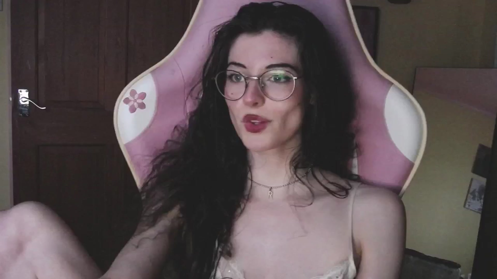 Gallery image thumbnail from viola__'s myfreecams stream on, 07/16/2024, 22:28 image 11 of 20
