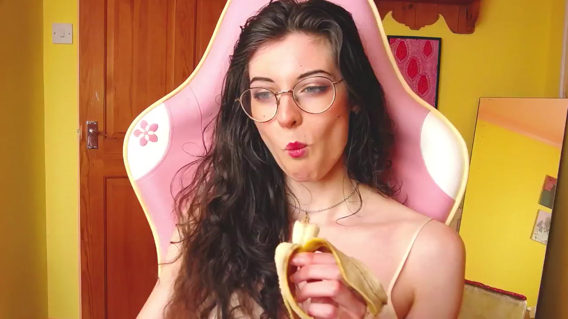 Gallery image thumbnail from viola__'s myfreecams stream on, 07/17/2024, 14:35 image 13 of 20