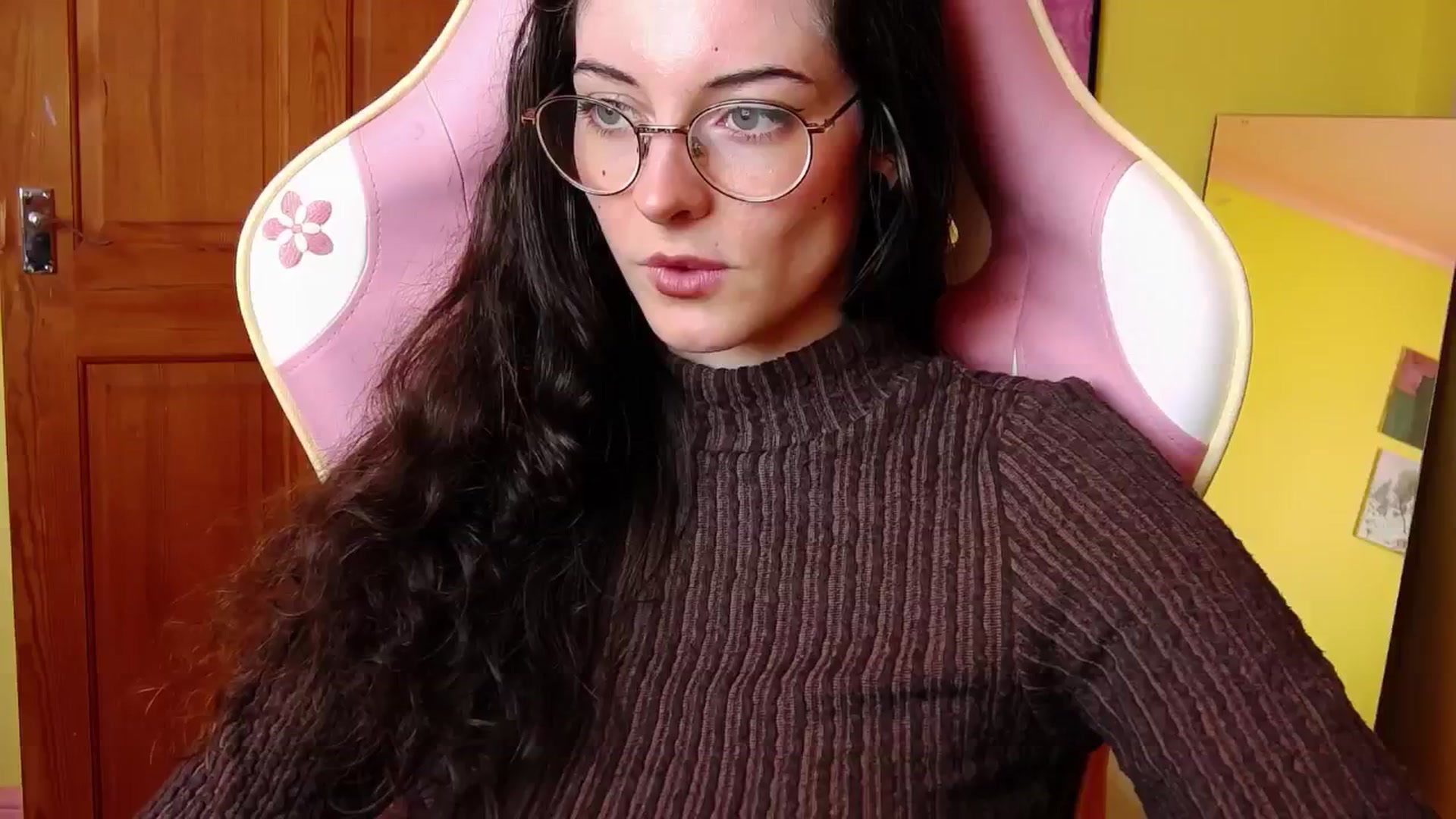 Gallery image thumbnail from viola__'s myfreecams stream on, 07/18/2024, 17:01 image 9 of 20