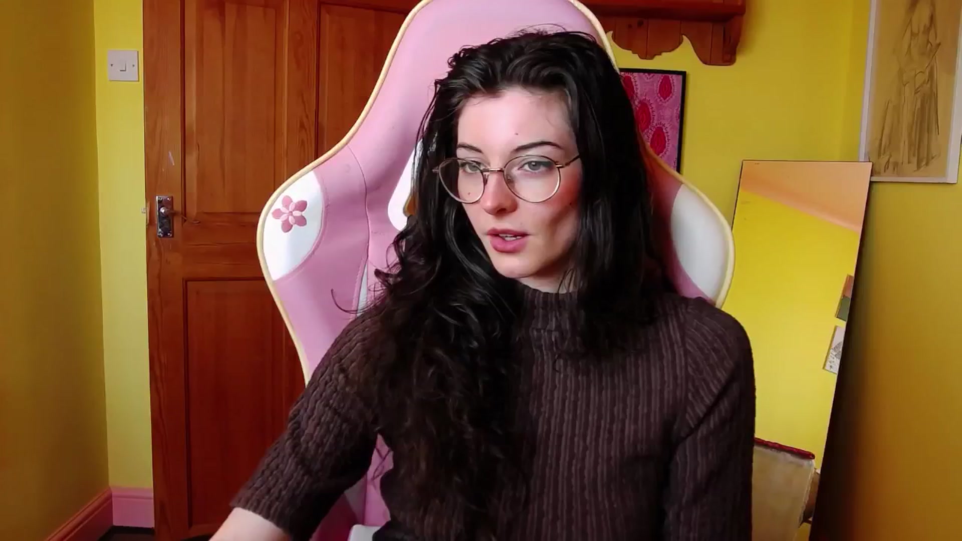 Gallery image thumbnail from viola__'s myfreecams stream on, 07/18/2024, 17:01 image 14 of 20