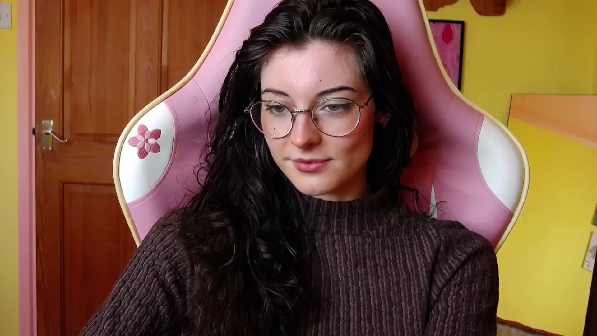 Gallery image thumbnail from viola__'s myfreecams stream on, 07/18/2024, 17:01 image 18 of 20