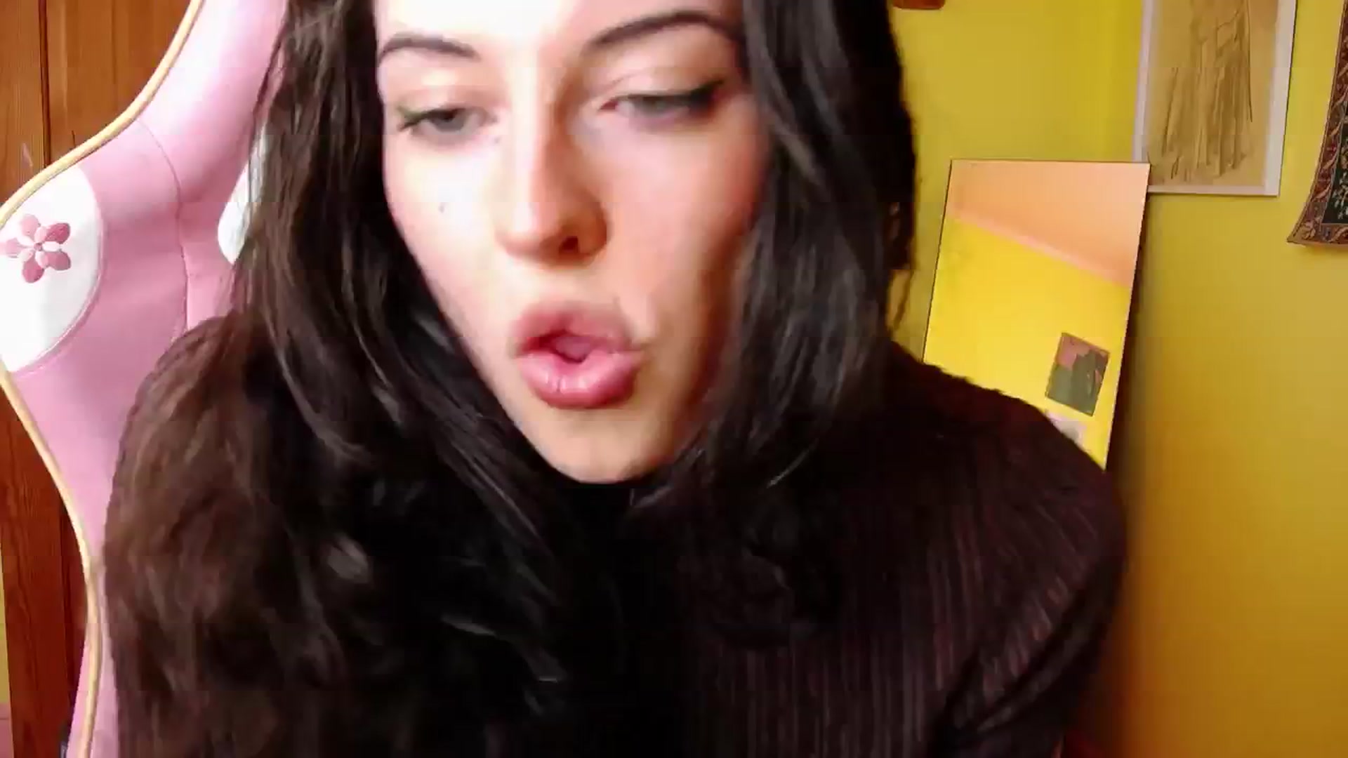 Gallery image thumbnail from viola__'s myfreecams stream on, 07/18/2024, 17:01 image 7 of 20