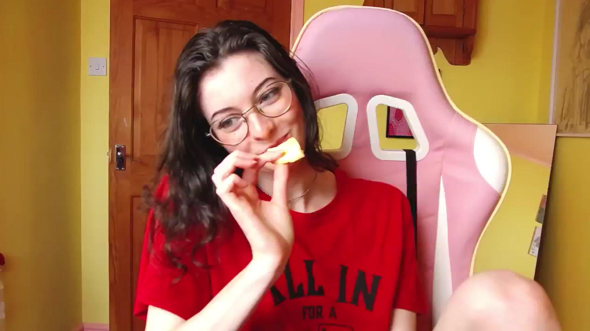 Gallery image thumbnail from viola__'s myfreecams stream on, 07/29/2024, 14:59 image 11 of 20