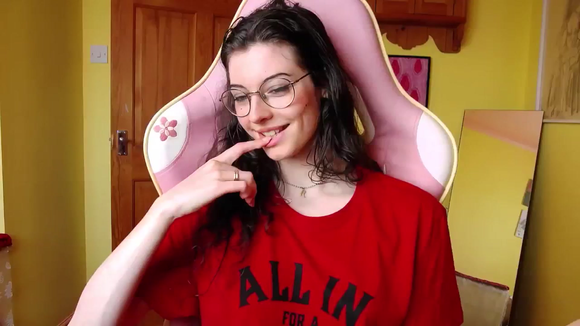 Gallery image thumbnail from viola__'s myfreecams stream on, 07/29/2024, 16:03 image 13 of 20