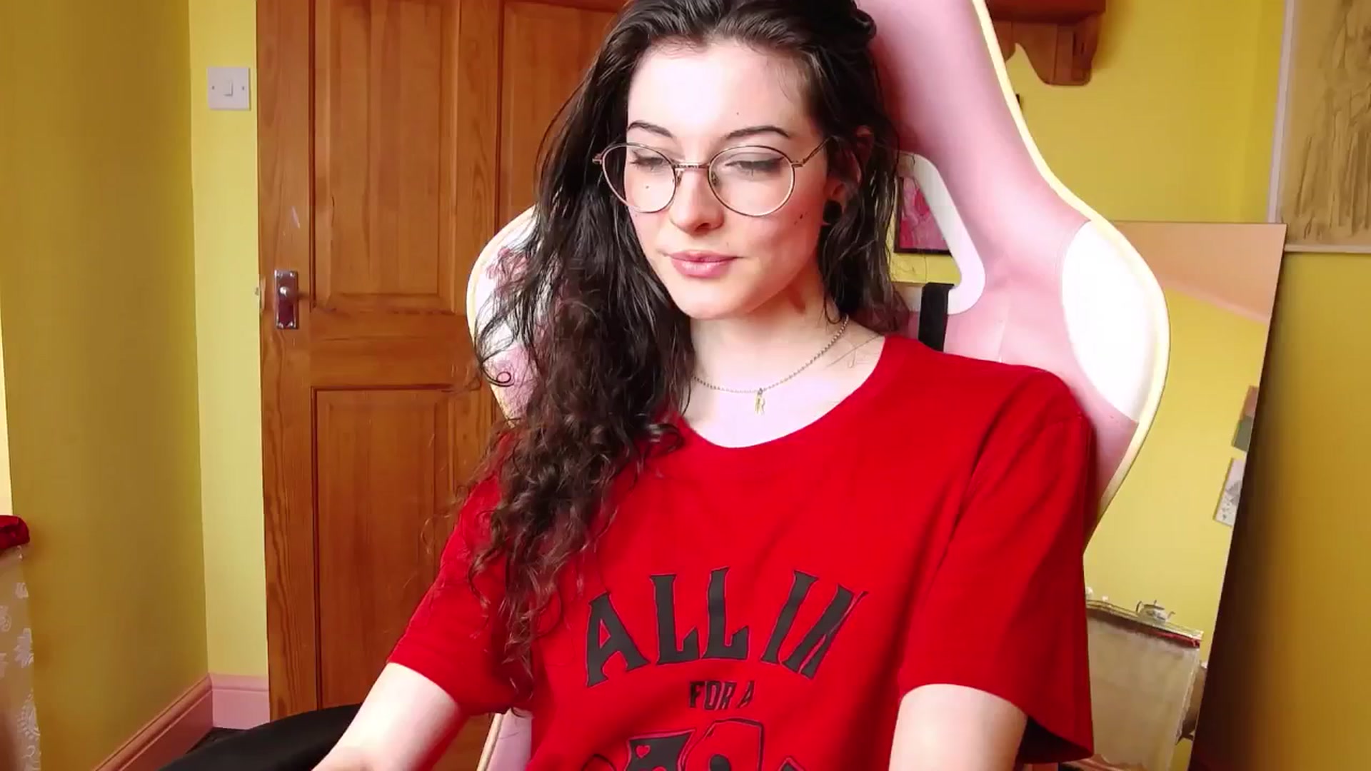 Gallery image thumbnail from viola__'s myfreecams stream on, 07/29/2024, 16:03 image 8 of 20