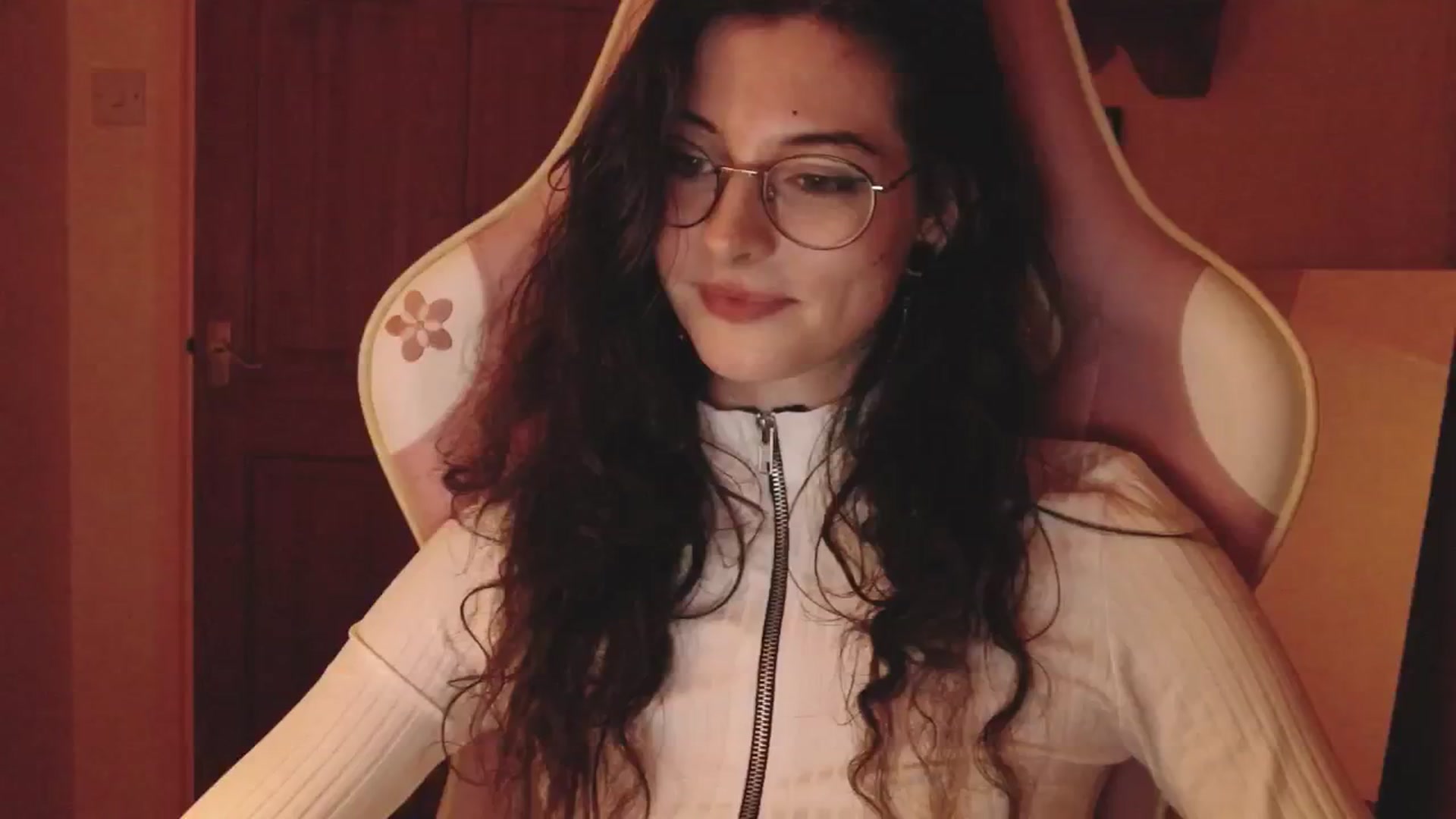 Gallery image thumbnail from viola__'s myfreecams stream on, 07/30/2024, 22:56 image 19 of 20