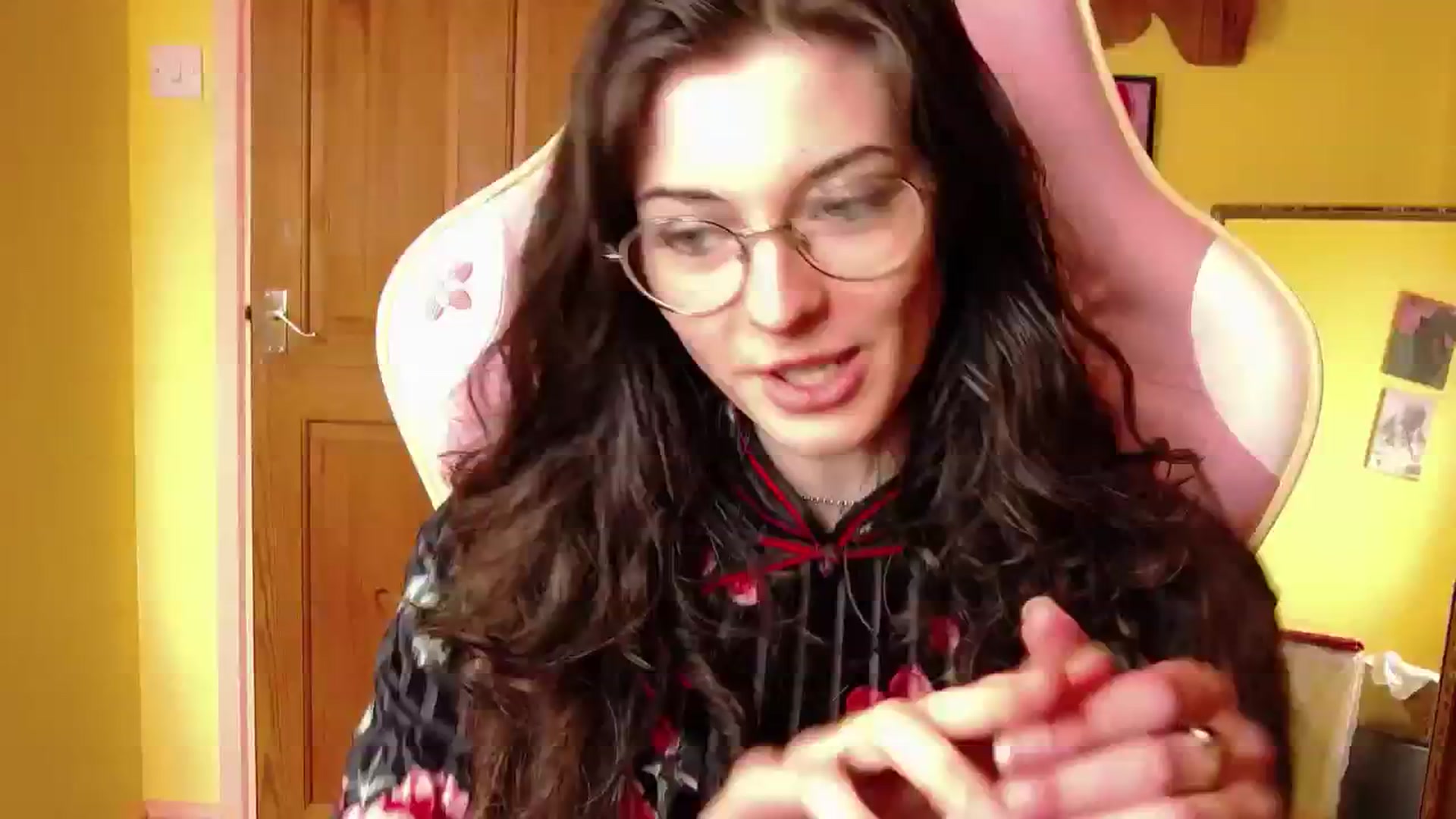 Gallery image thumbnail from viola__'s myfreecams stream on, 08/07/2024, 16:36 image 14 of 20