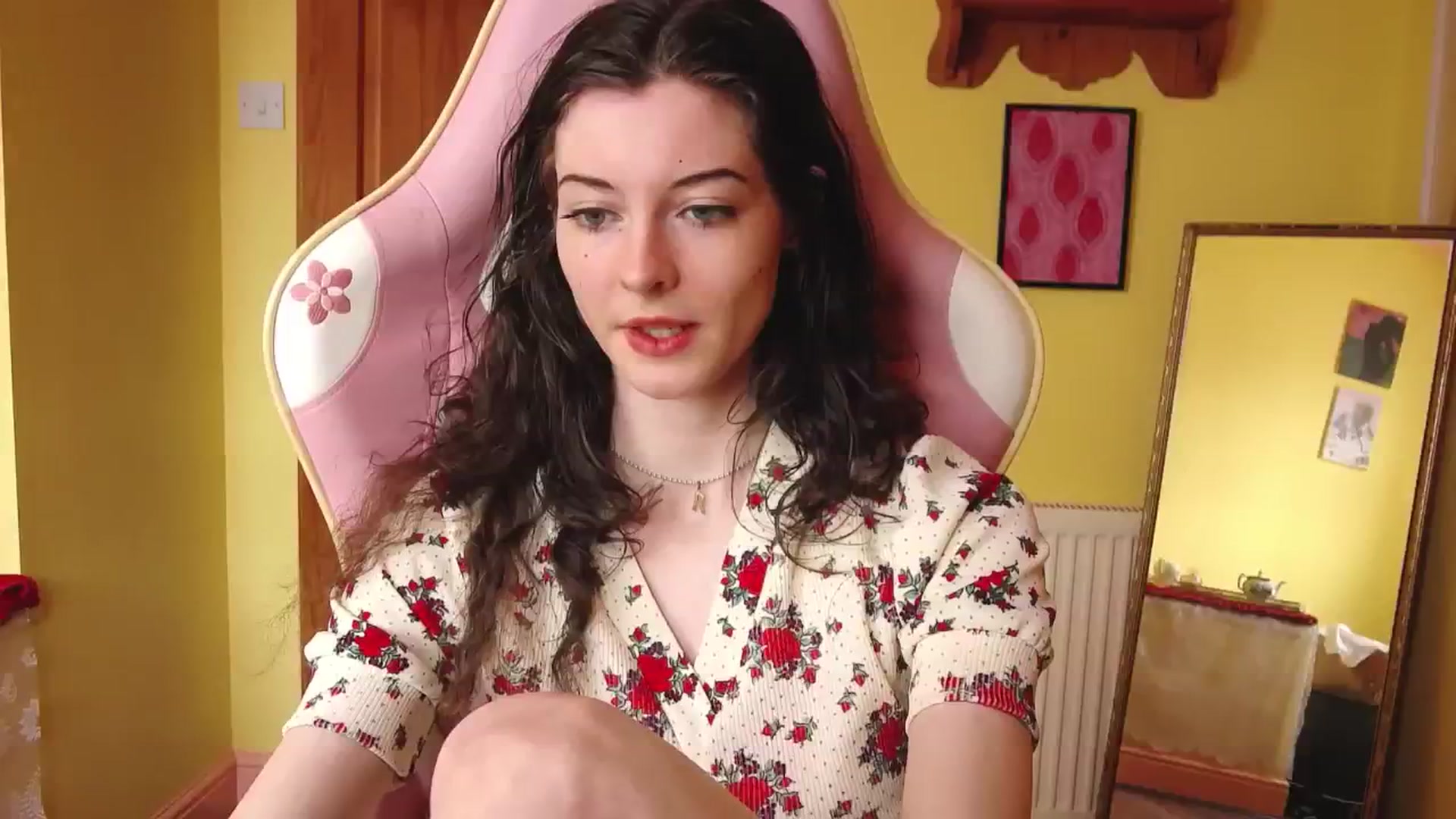 Gallery image thumbnail from viola__'s myfreecams stream on, 08/09/2024, 12:07 image 7 of 20