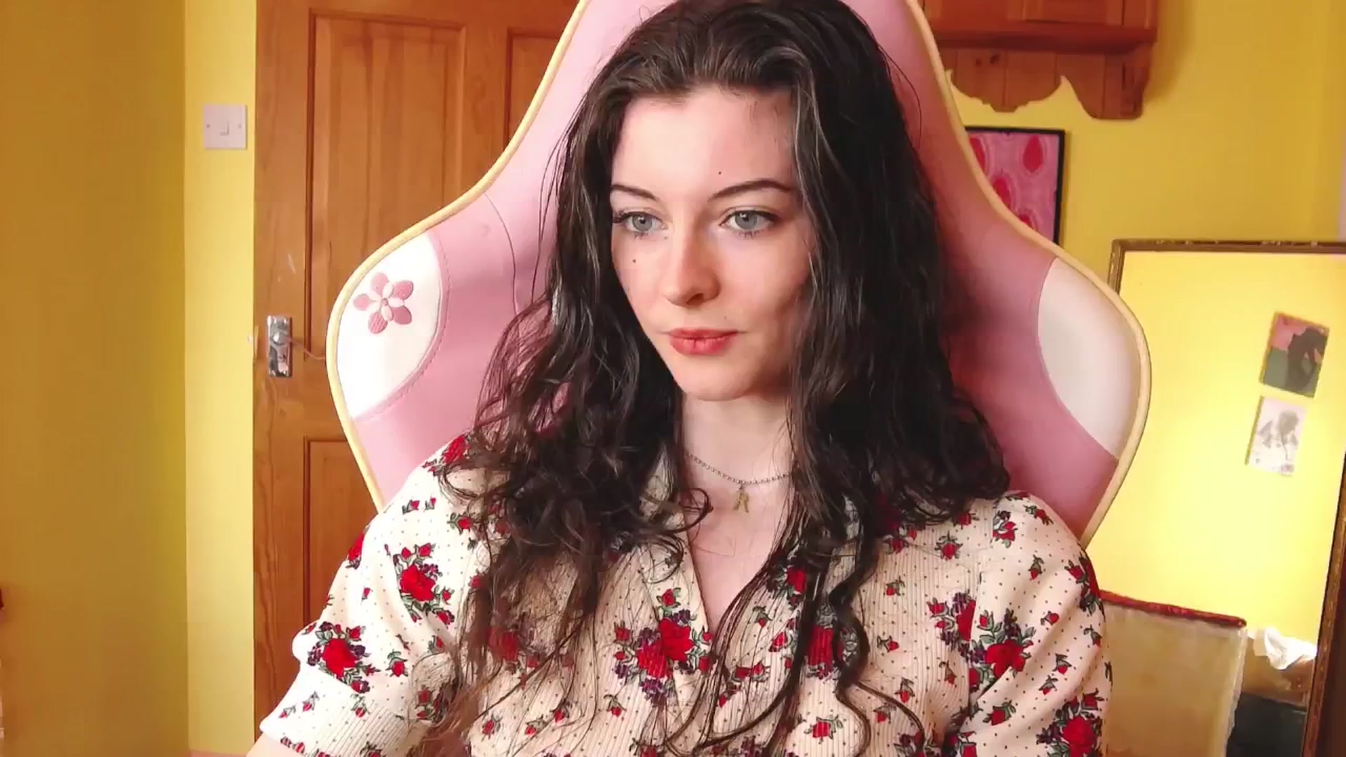 Gallery image thumbnail from viola__'s myfreecams stream on, 08/09/2024, 12:07 image 15 of 20