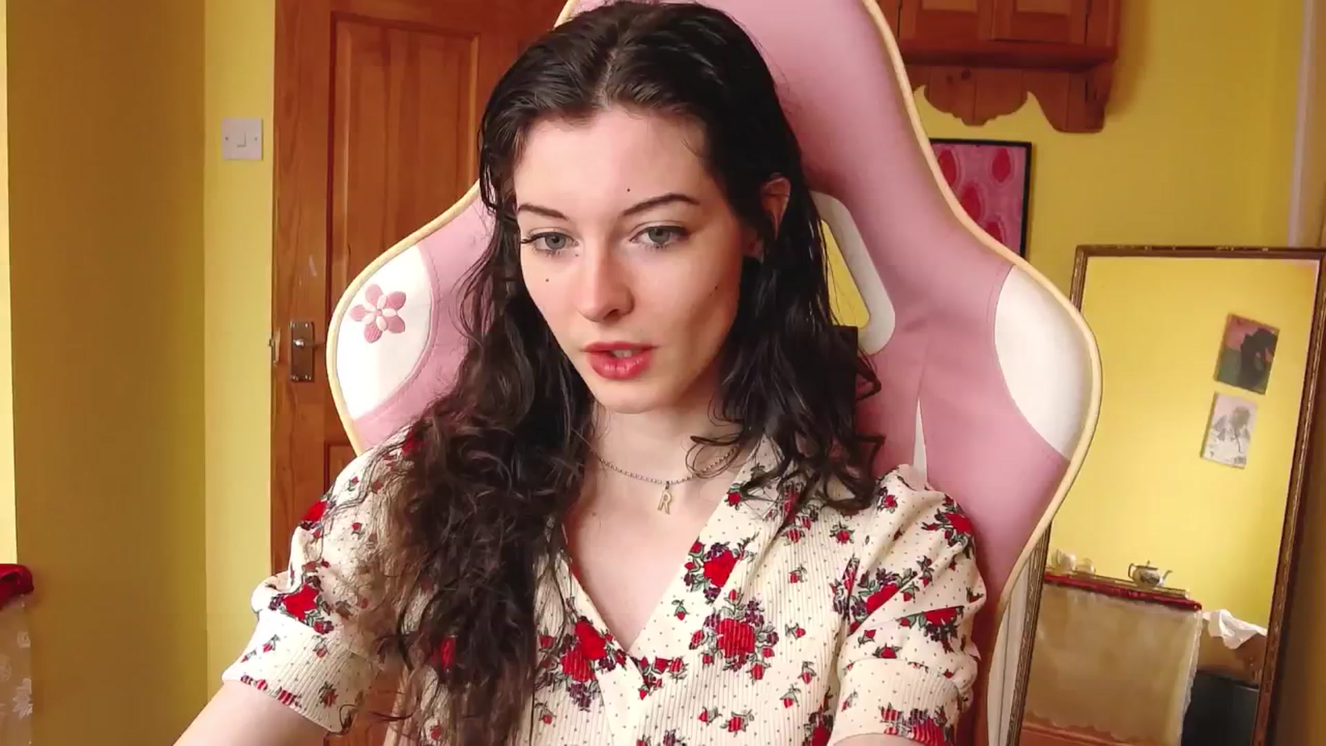 Gallery image thumbnail from viola__'s myfreecams stream on, 08/09/2024, 12:07 image 3 of 20