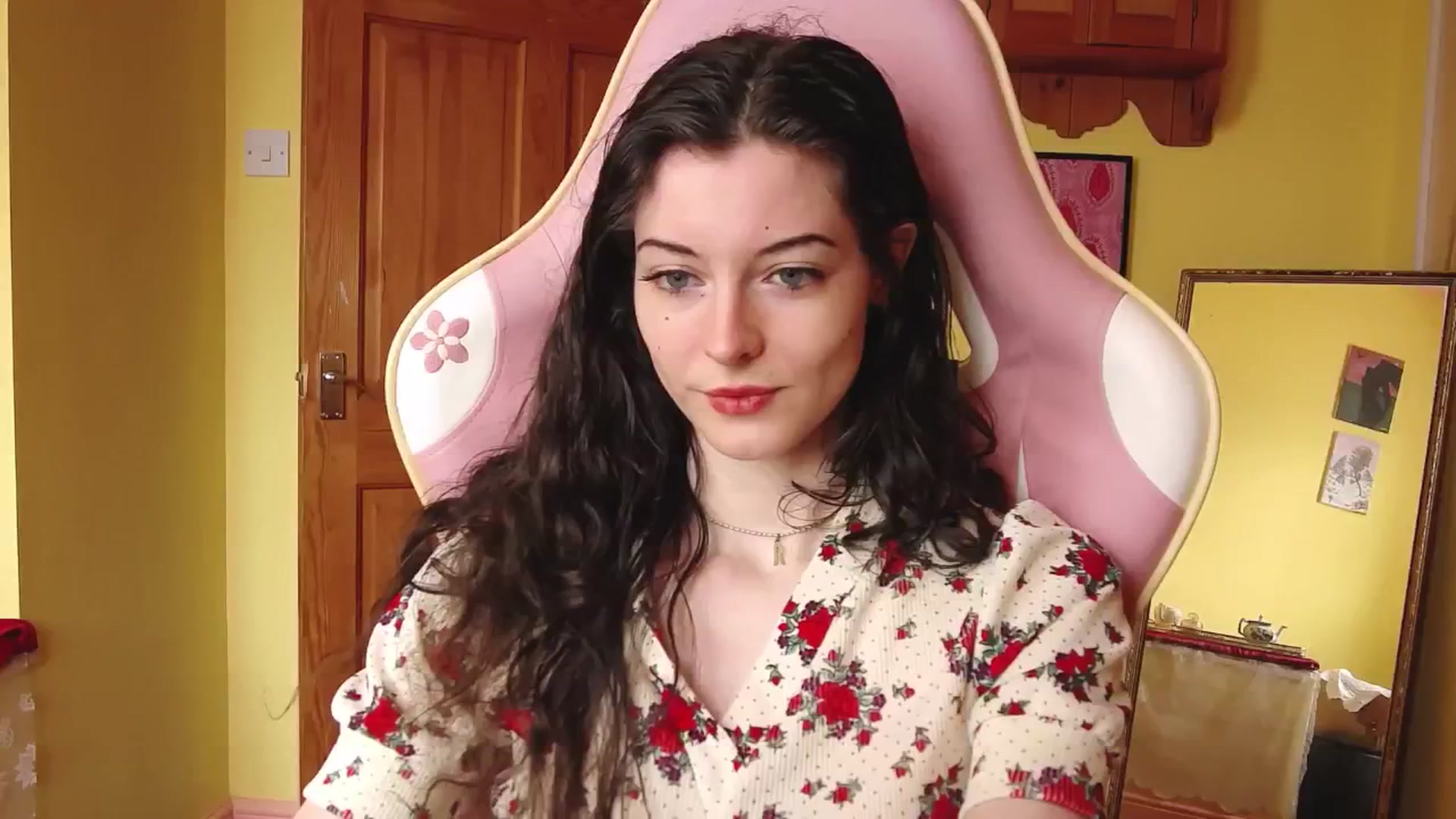 Gallery image thumbnail from viola__'s myfreecams stream on, 08/09/2024, 12:07 image 4 of 20