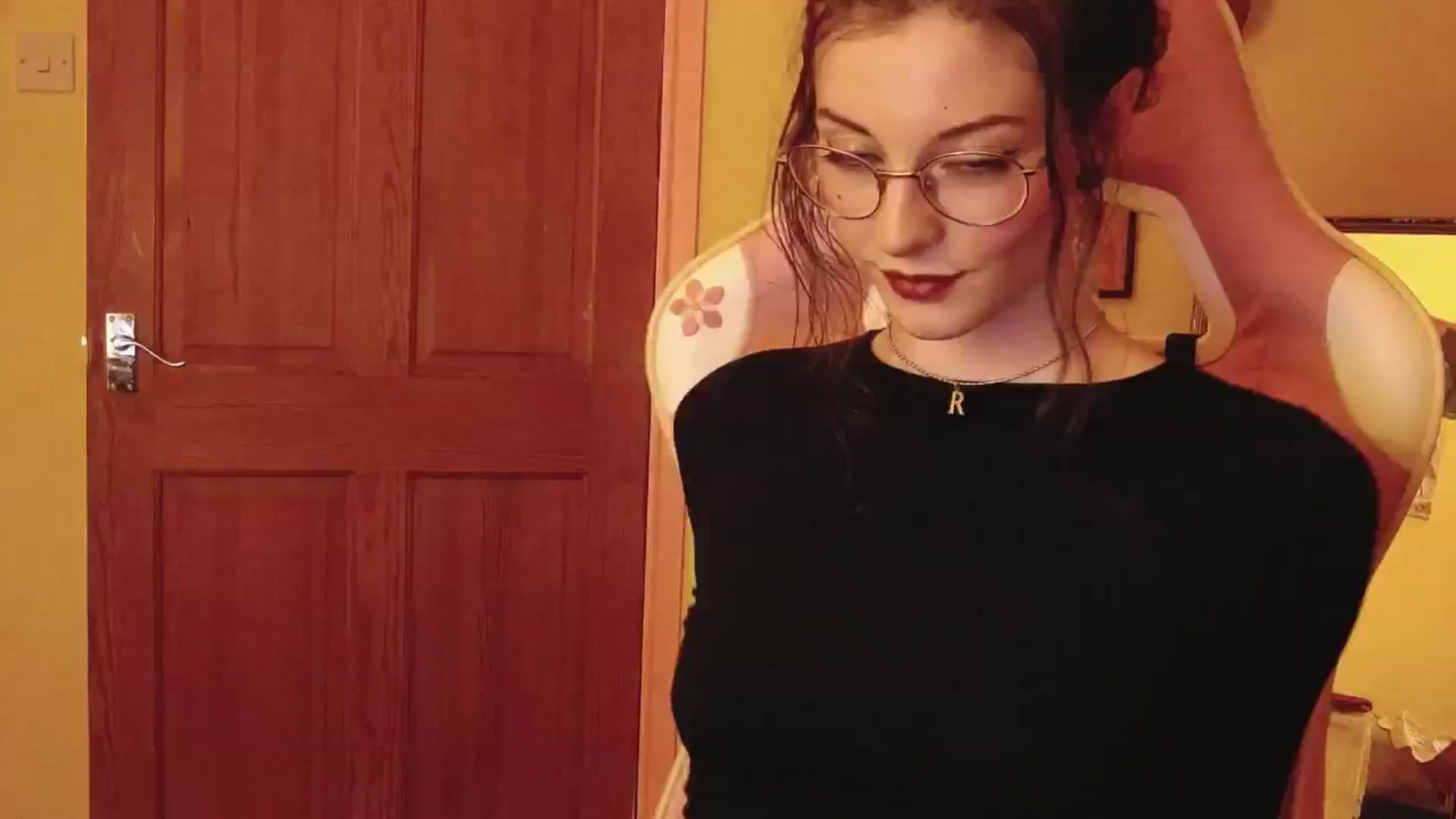 Gallery image thumbnail from viola__'s myfreecams stream on, 08/13/2024, 21:59 image 18 of 20