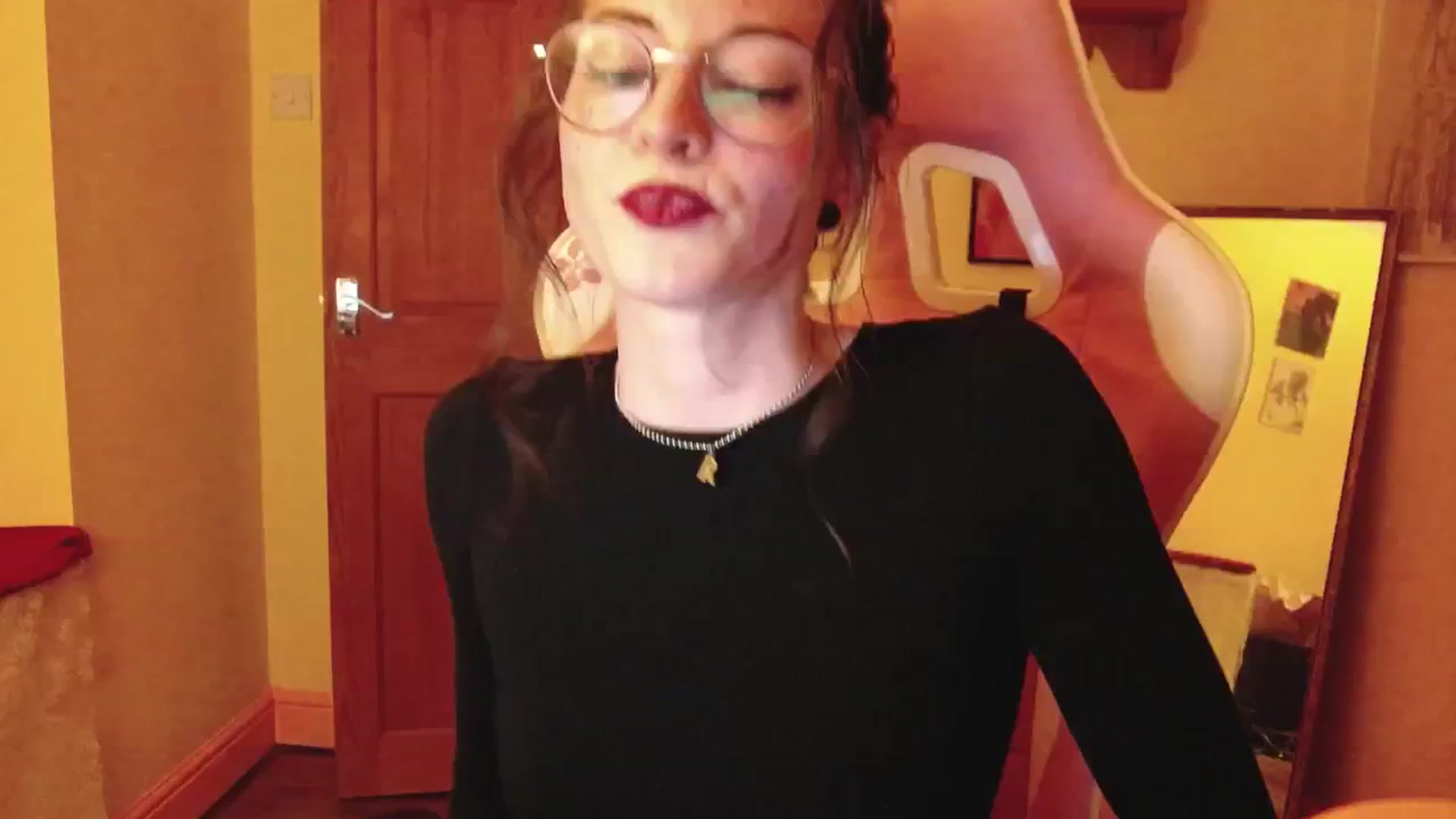 Gallery image thumbnail from viola__'s myfreecams stream on, 08/13/2024, 21:59 image 13 of 20
