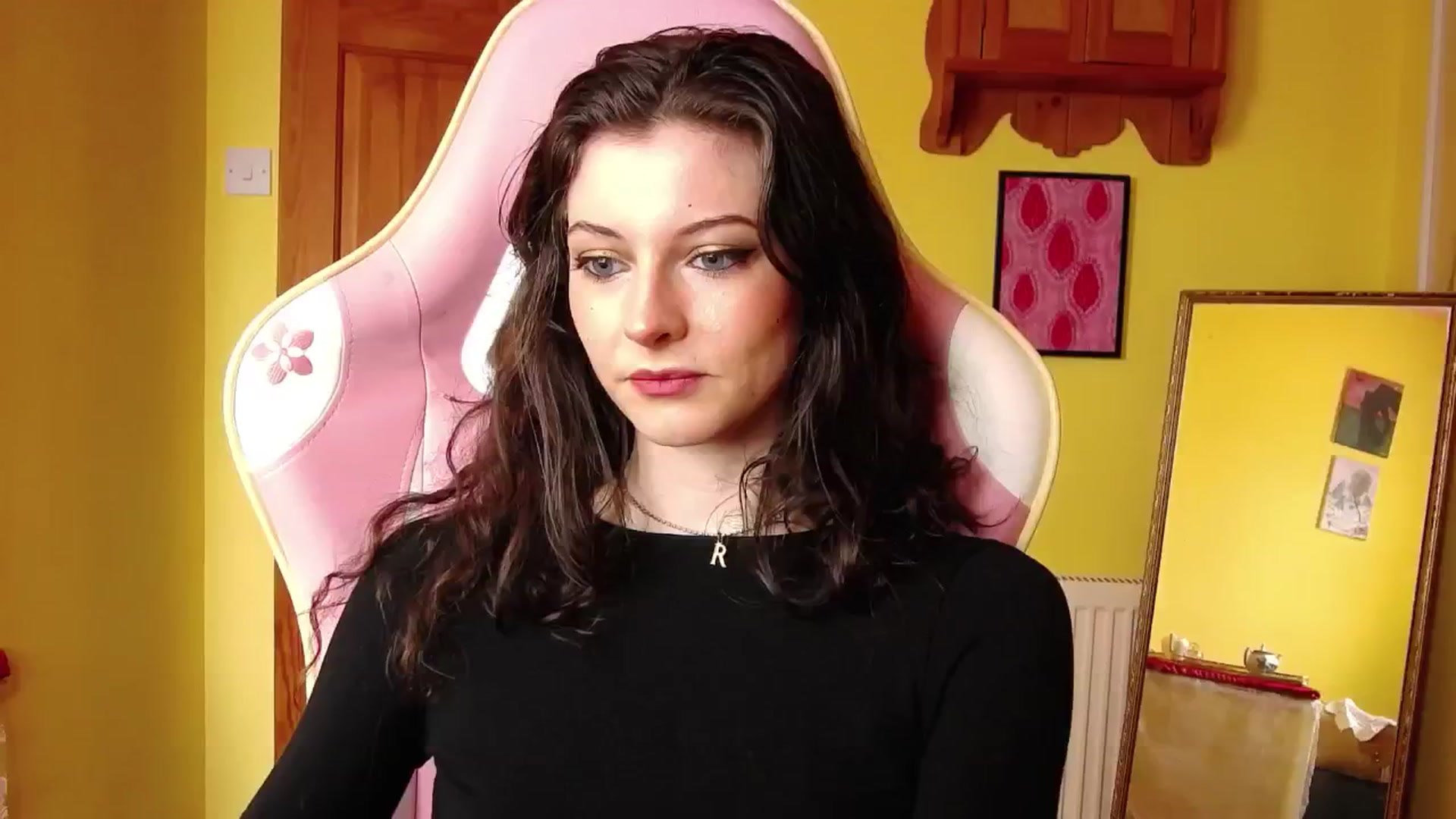 Gallery image thumbnail from viola__'s myfreecams stream on, 08/15/2024, 09:44 image 9 of 20
