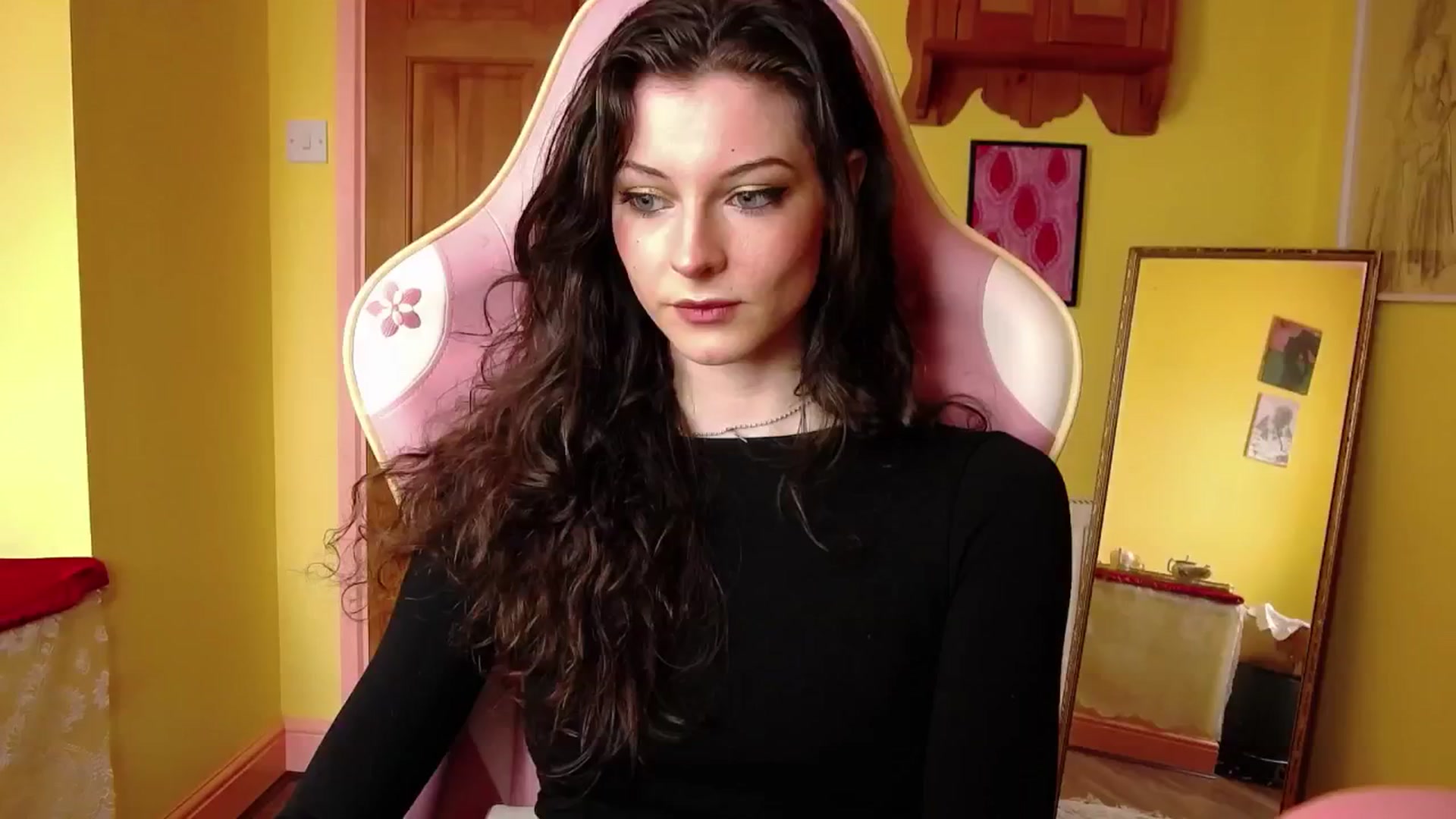 Gallery image thumbnail from viola__'s myfreecams stream on, 08/15/2024, 09:44 image 20 of 20