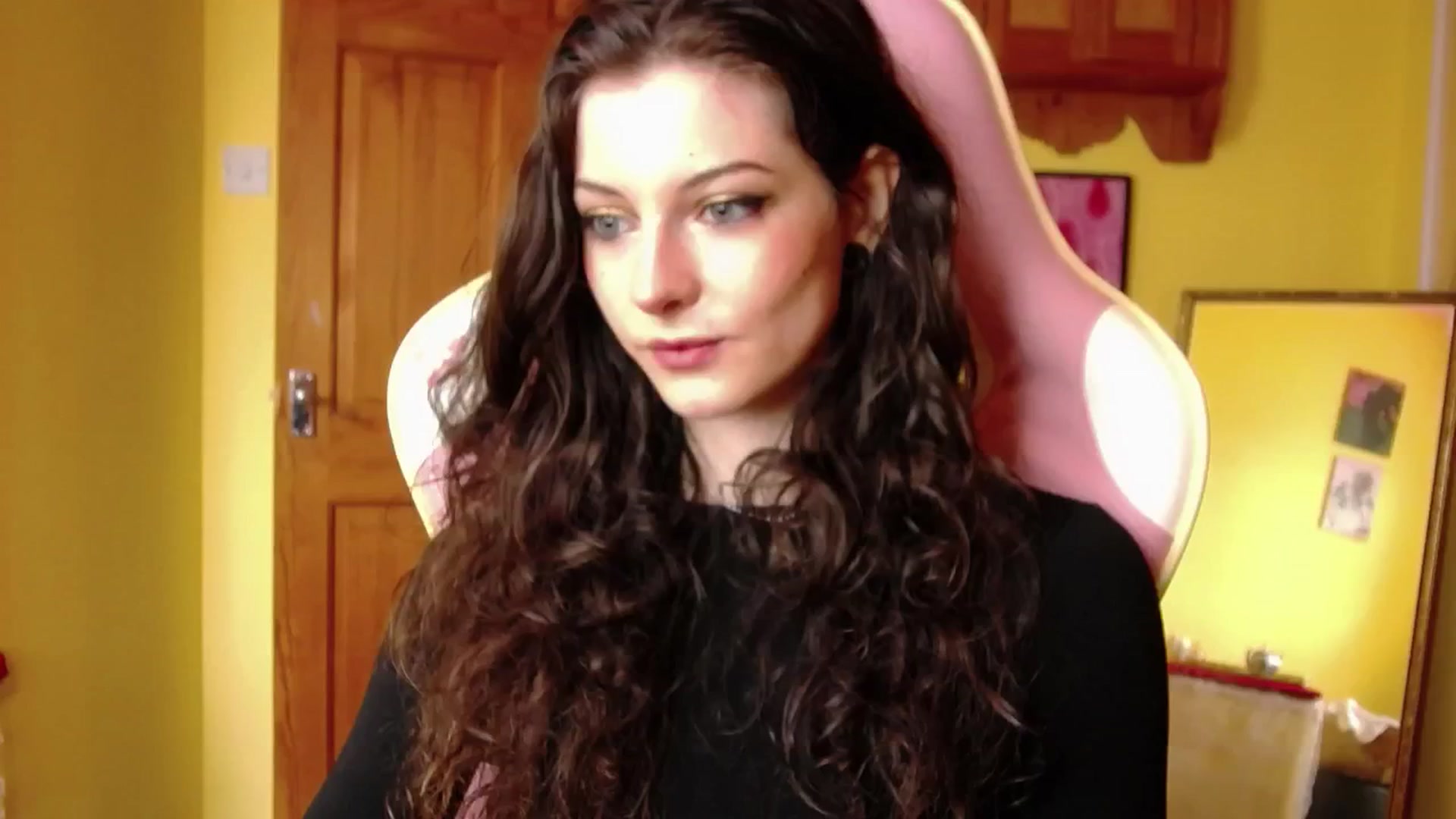 Gallery image thumbnail from viola__'s myfreecams stream on, 08/15/2024, 09:44 image 13 of 20