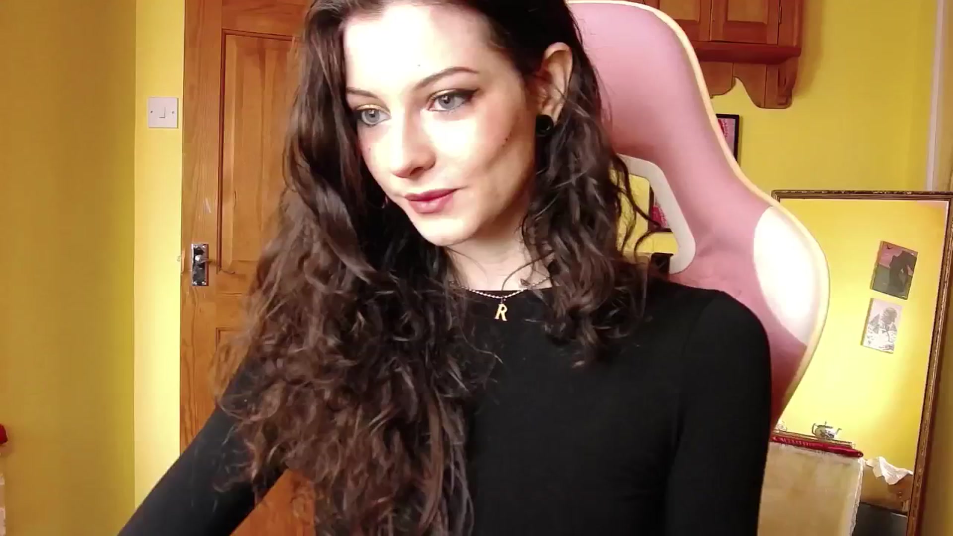 Gallery image thumbnail from viola__'s myfreecams stream on, 08/15/2024, 09:44 image 6 of 20