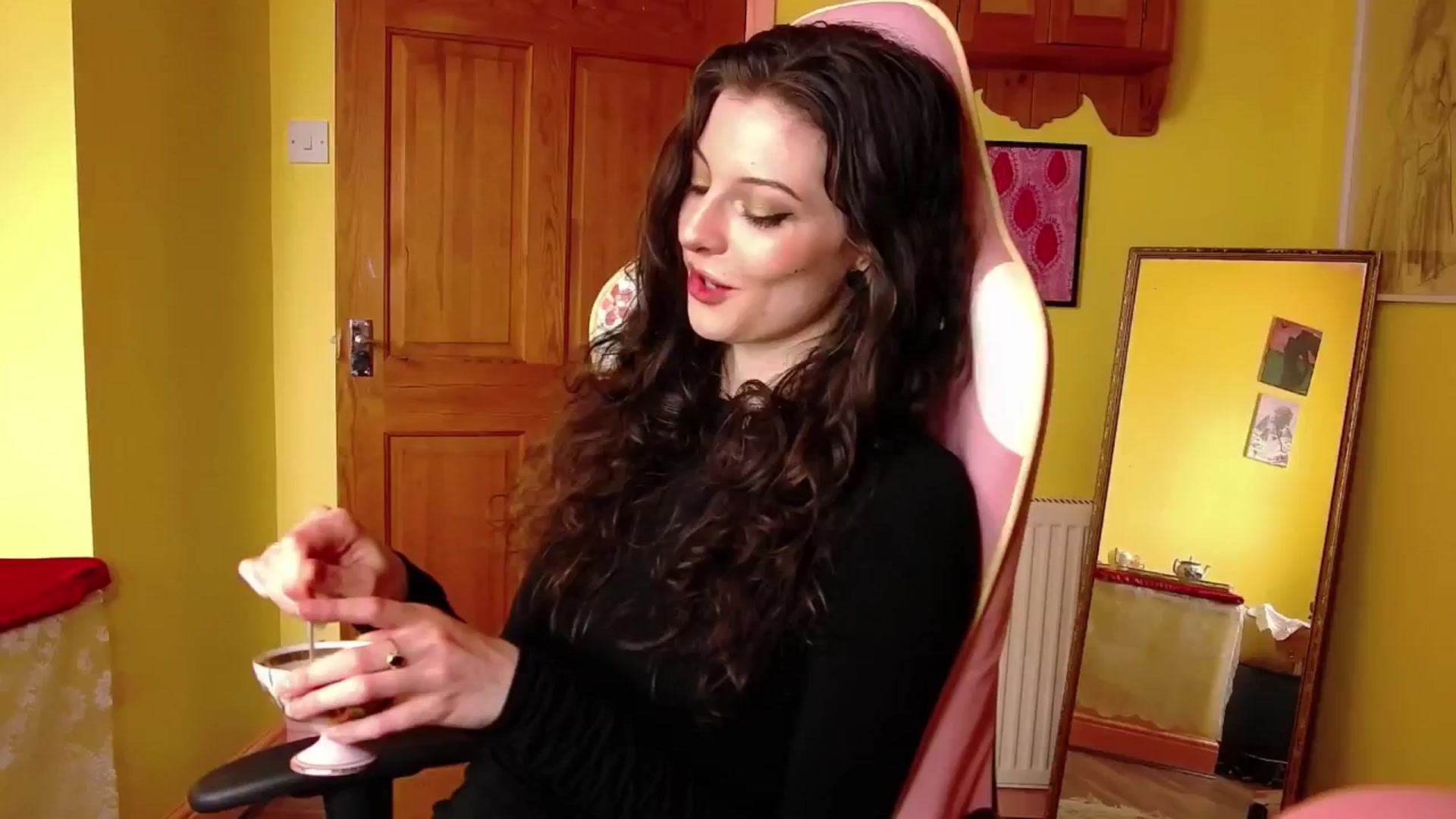 Gallery image thumbnail from viola__'s myfreecams stream on, 08/15/2024, 09:44 image 15 of 20