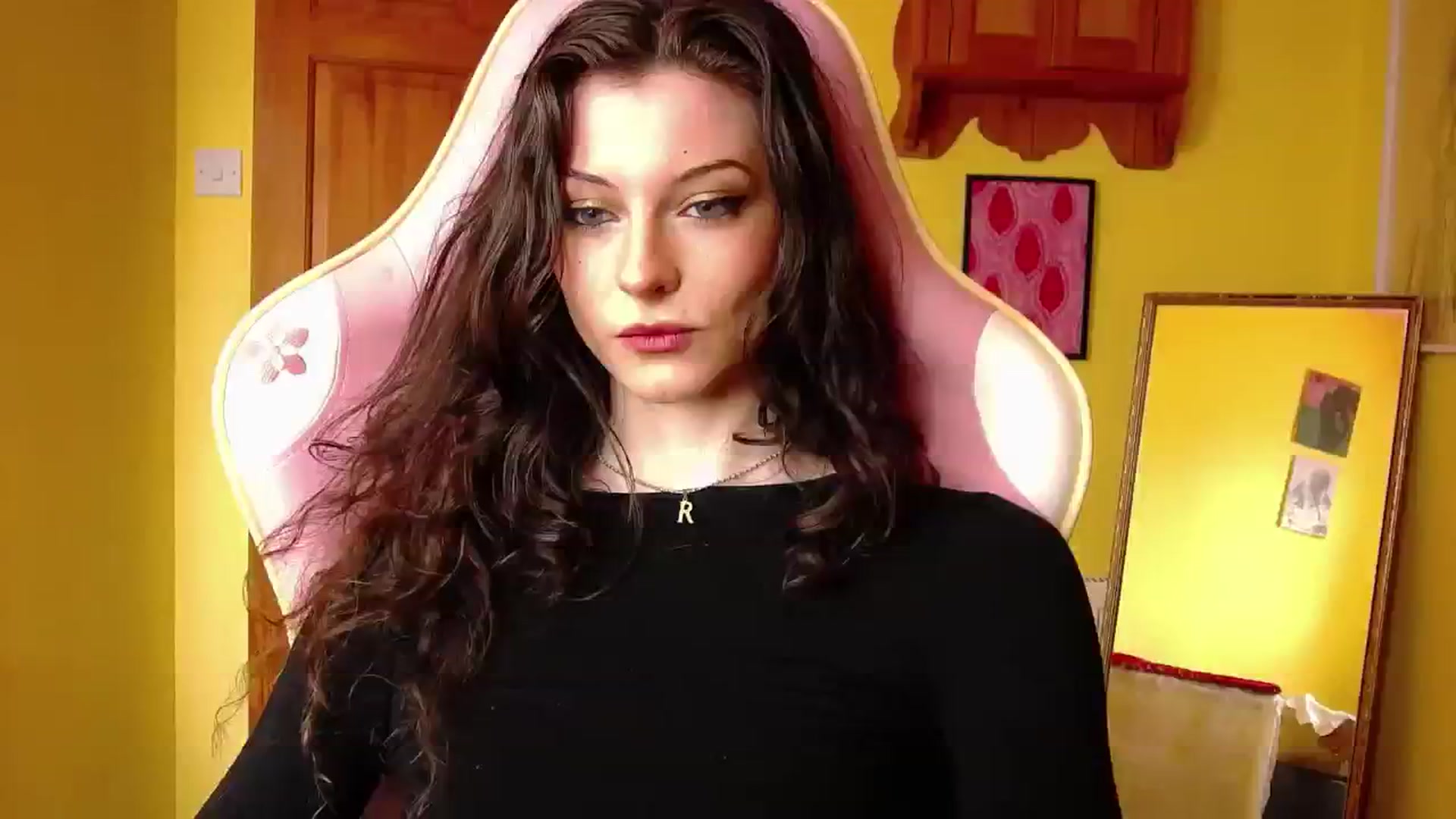 Gallery image thumbnail from viola__'s myfreecams stream on, 08/15/2024, 10:20 image 11 of 20