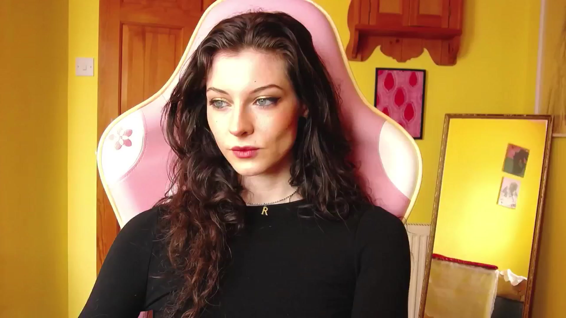 Gallery image thumbnail from viola__'s myfreecams stream on, 08/15/2024, 10:20 image 20 of 20