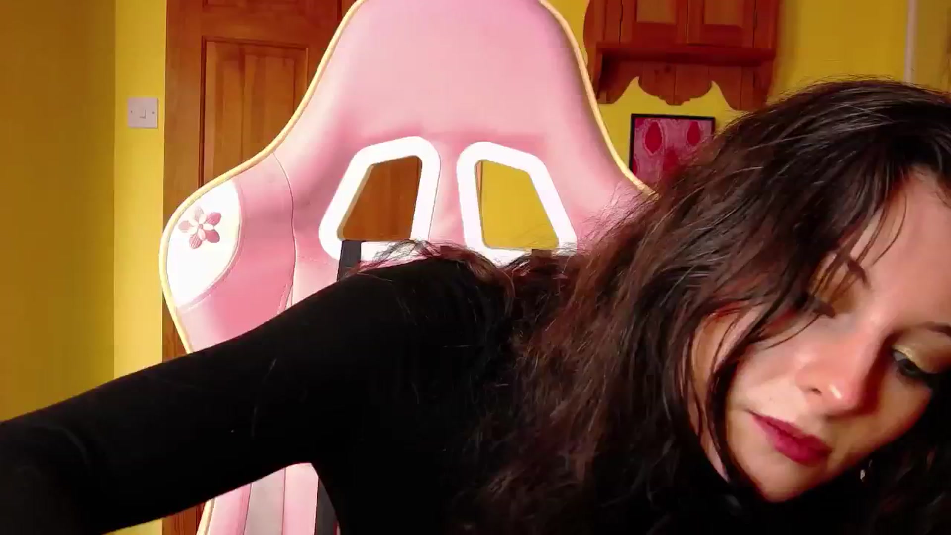 Gallery image thumbnail from viola__'s myfreecams stream on, 08/15/2024, 10:20 image 12 of 20