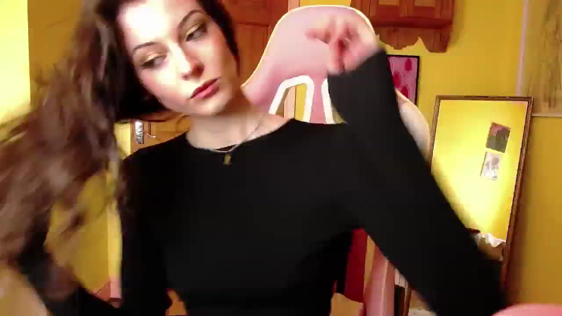 Gallery image thumbnail from viola__'s myfreecams stream on, 08/15/2024, 10:20 image 1 of 20
