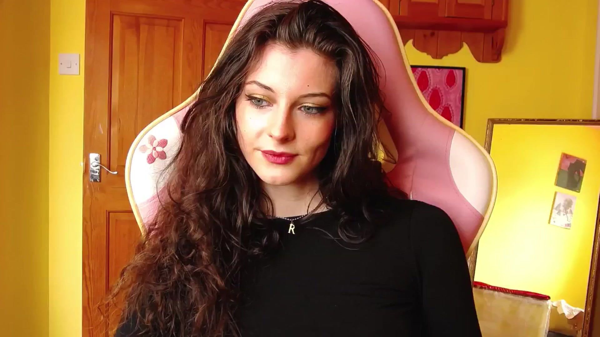 Gallery image thumbnail from viola__'s myfreecams stream on, 08/15/2024, 11:33 image 8 of 20