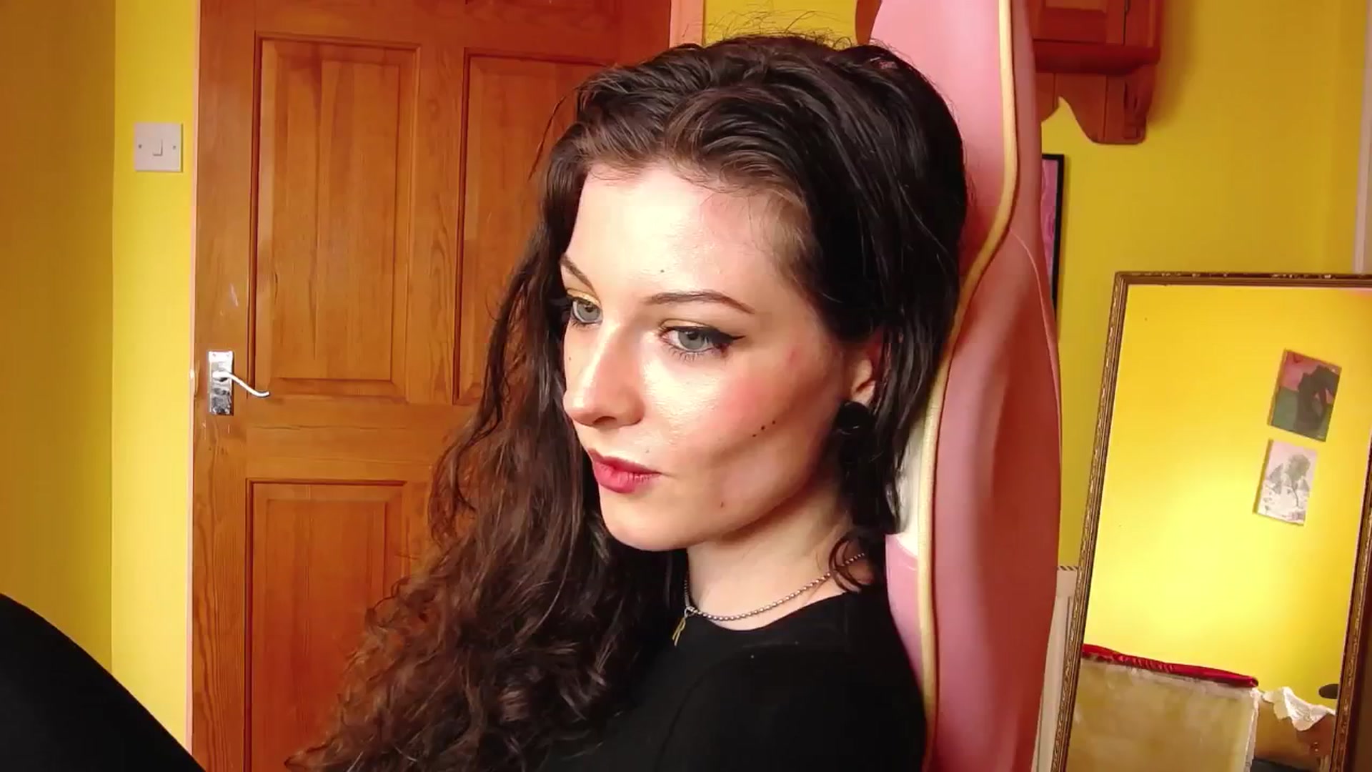 Gallery image thumbnail from viola__'s myfreecams stream on, 08/15/2024, 11:33 image 14 of 20
