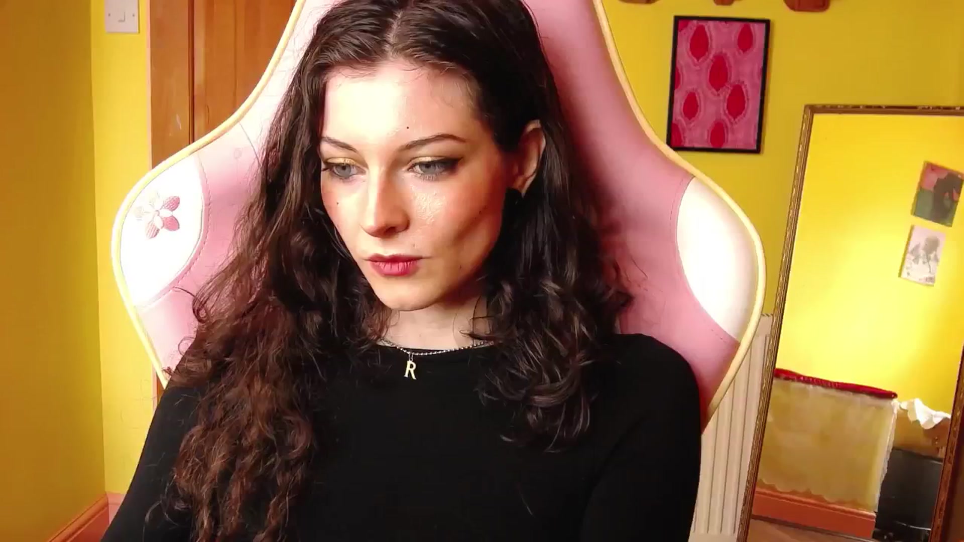 Gallery image thumbnail from viola__'s myfreecams stream on, 08/15/2024, 11:33 image 20 of 20