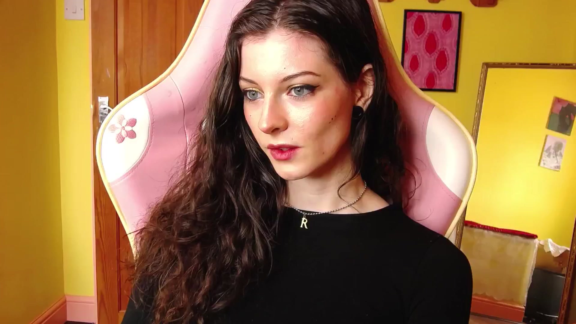 Gallery image thumbnail from viola__'s myfreecams stream on, 08/15/2024, 11:33 image 16 of 20