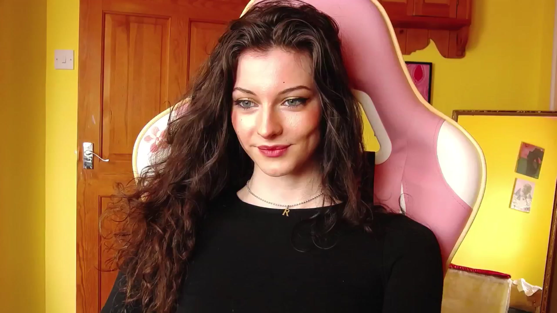 Gallery image thumbnail from viola__'s myfreecams stream on, 08/15/2024, 11:33 image 9 of 20